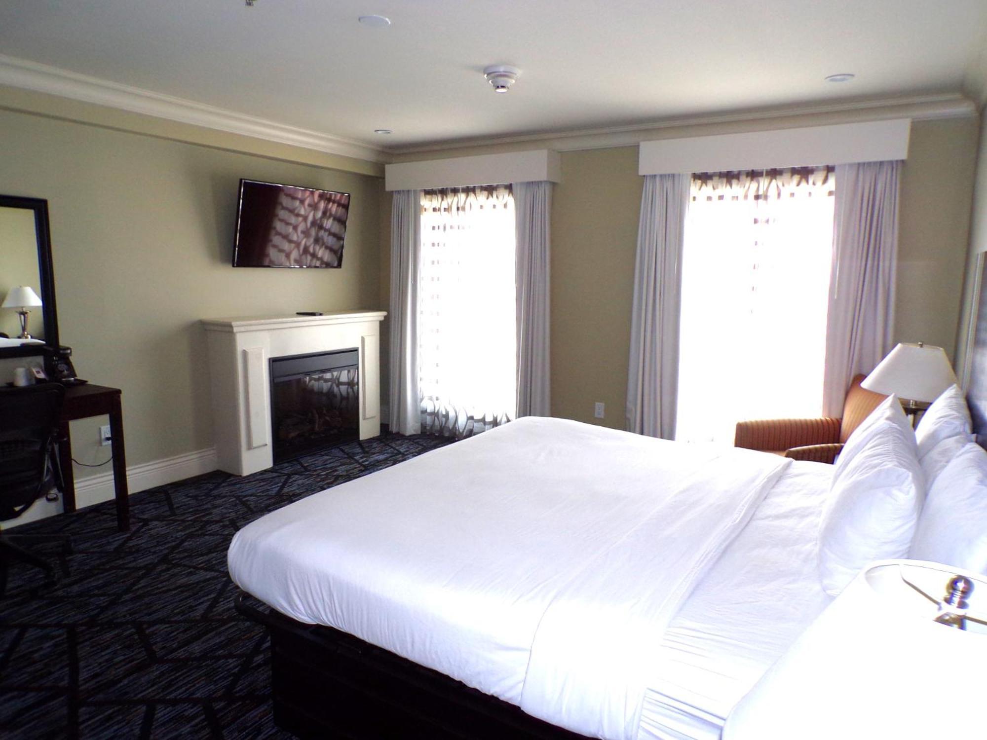 Riverview Suite