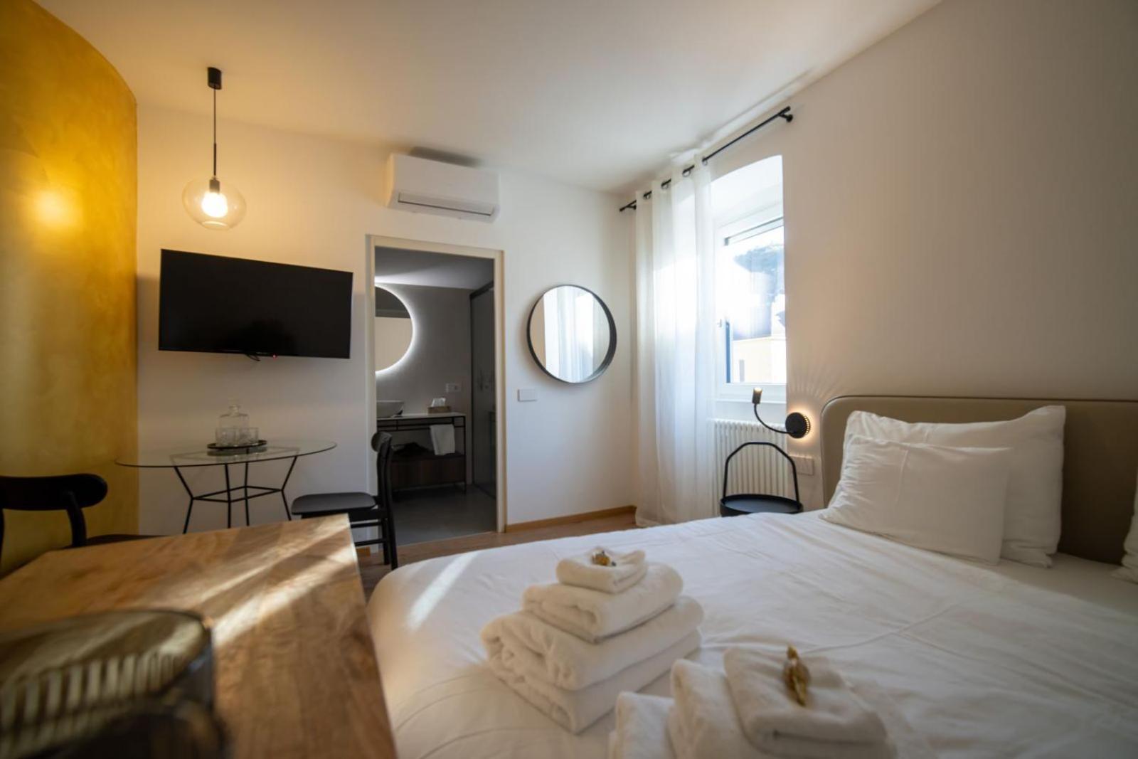 Double Room Private Bathroom