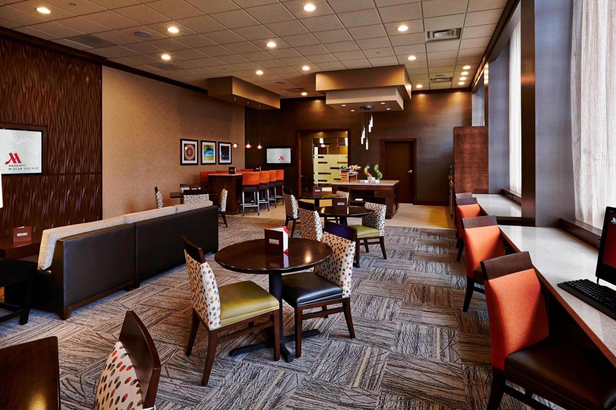 King Room Lounge Access