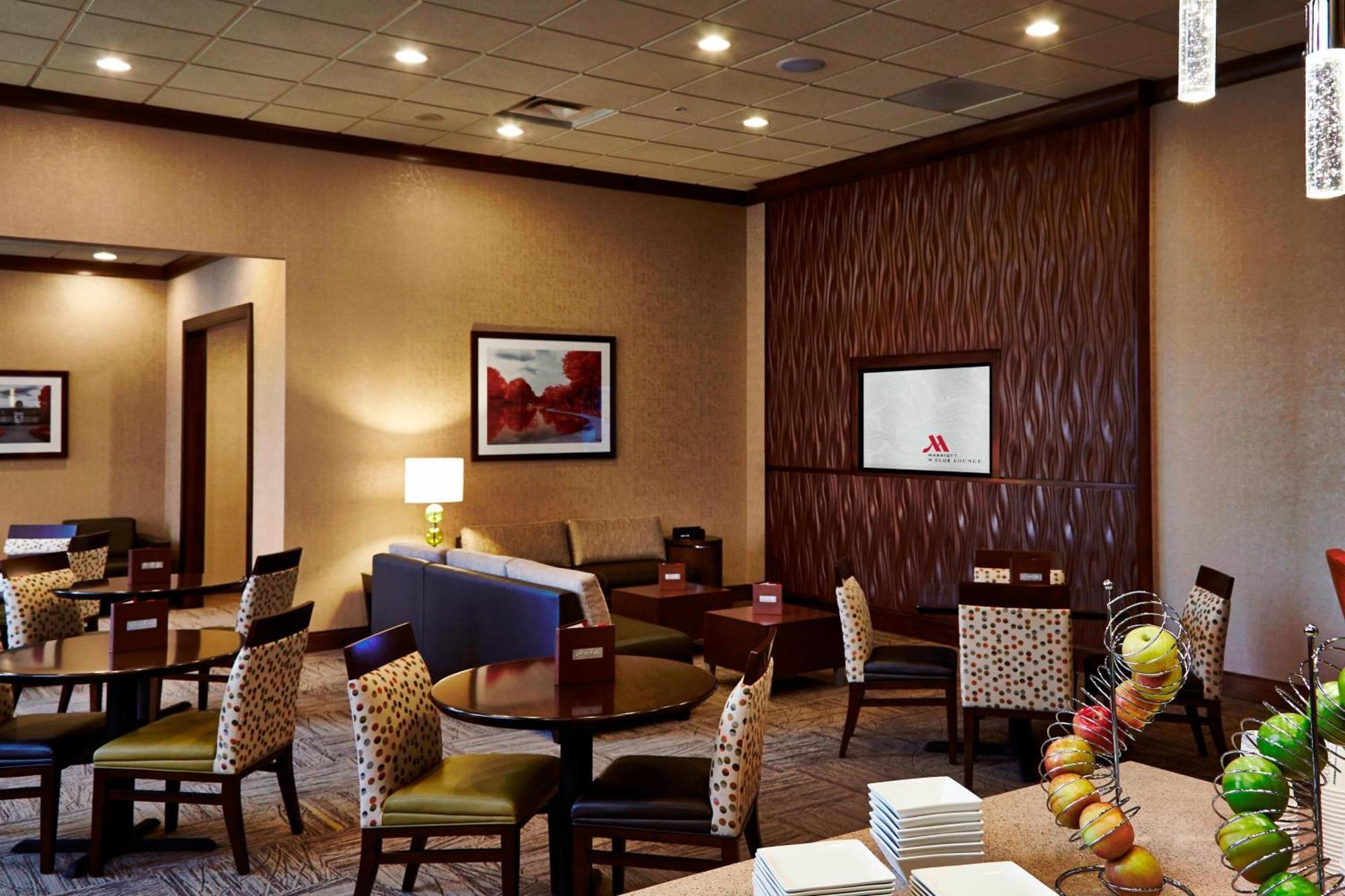 King Room Lounge Access