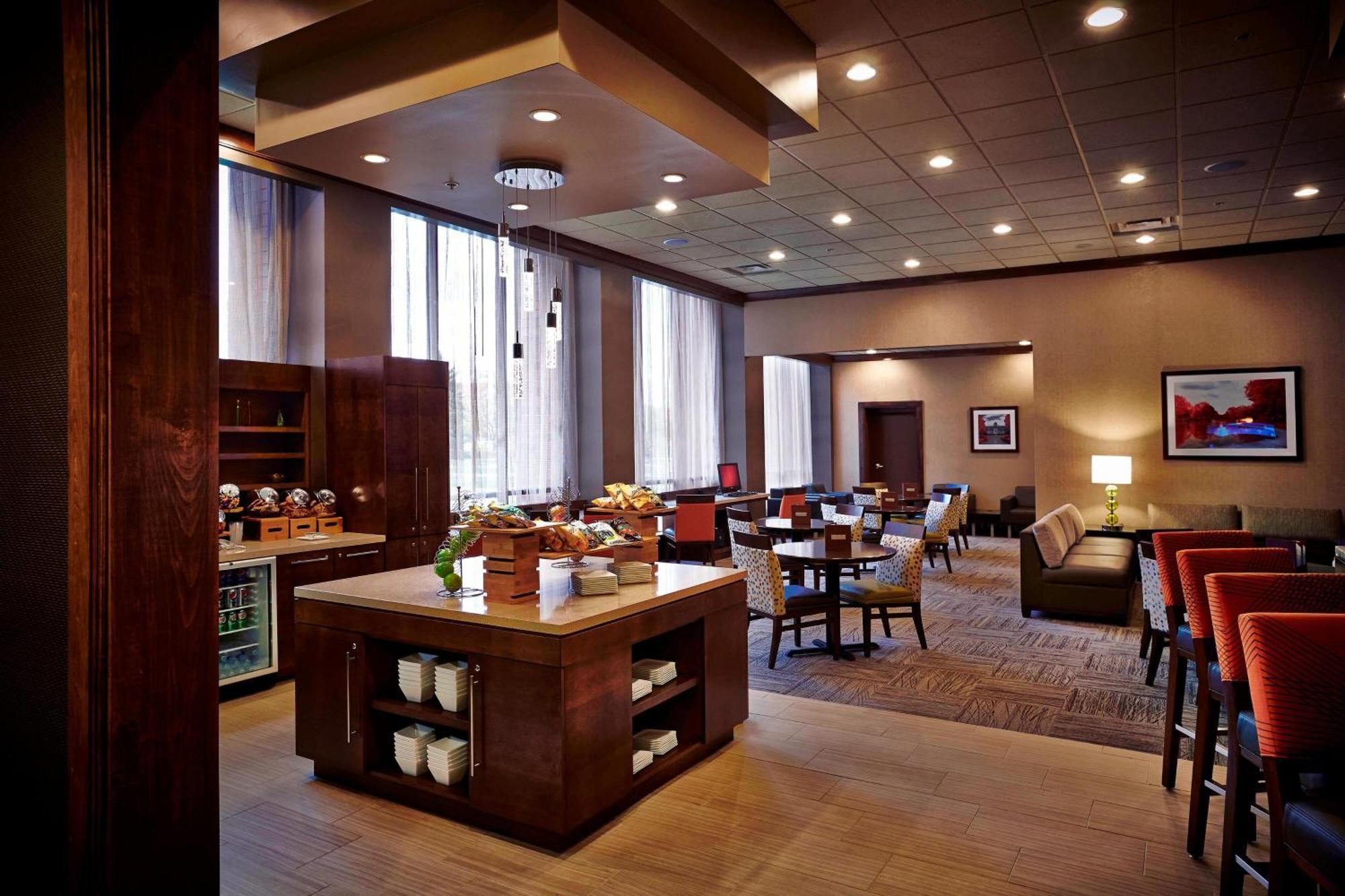 King Room Lounge Access