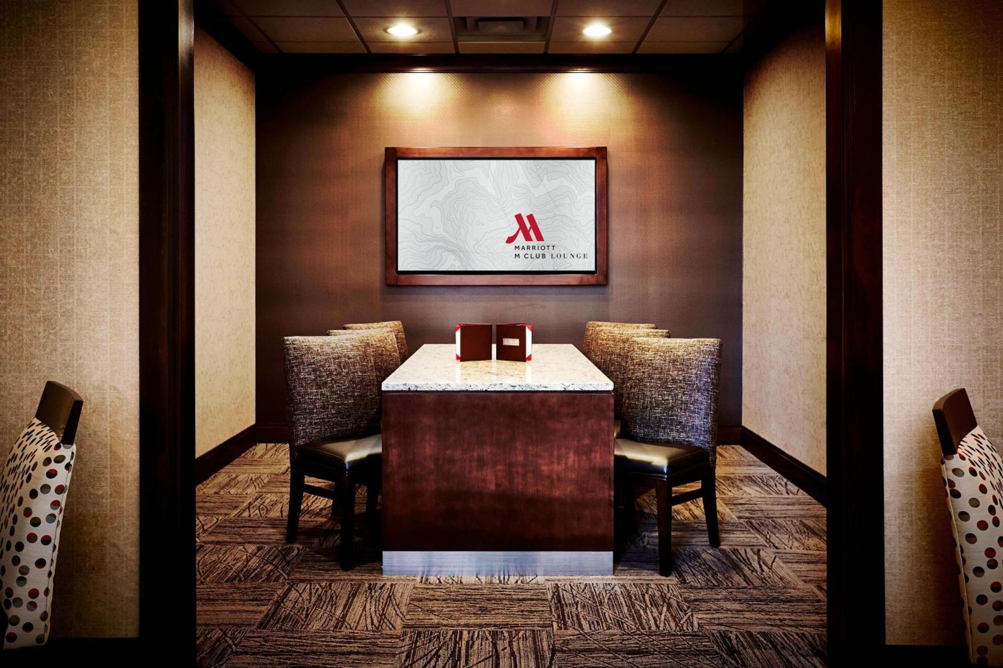 King Room Lounge Access