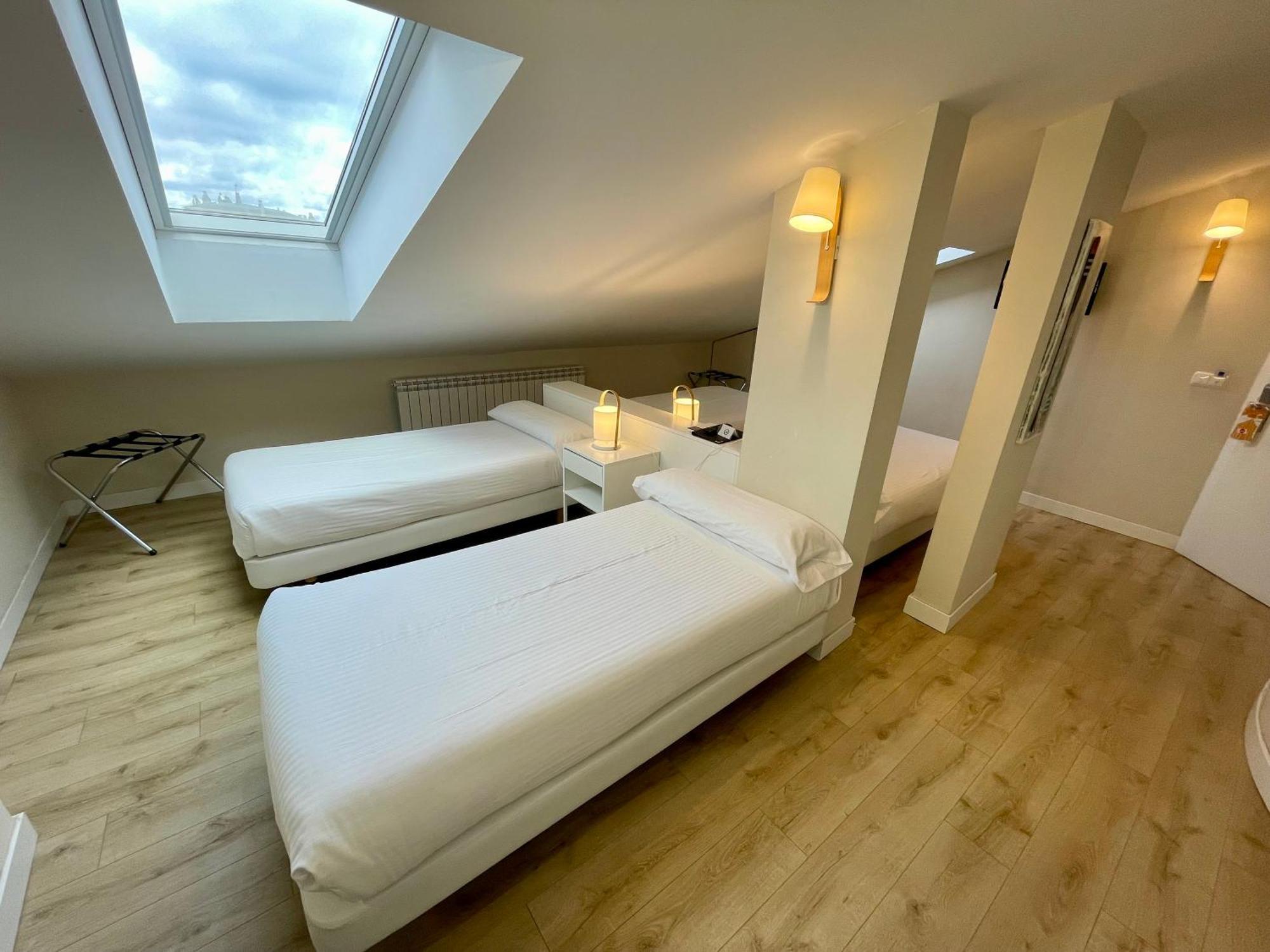 Quadruple Room with Shower - Attic,1539729898:JPEG