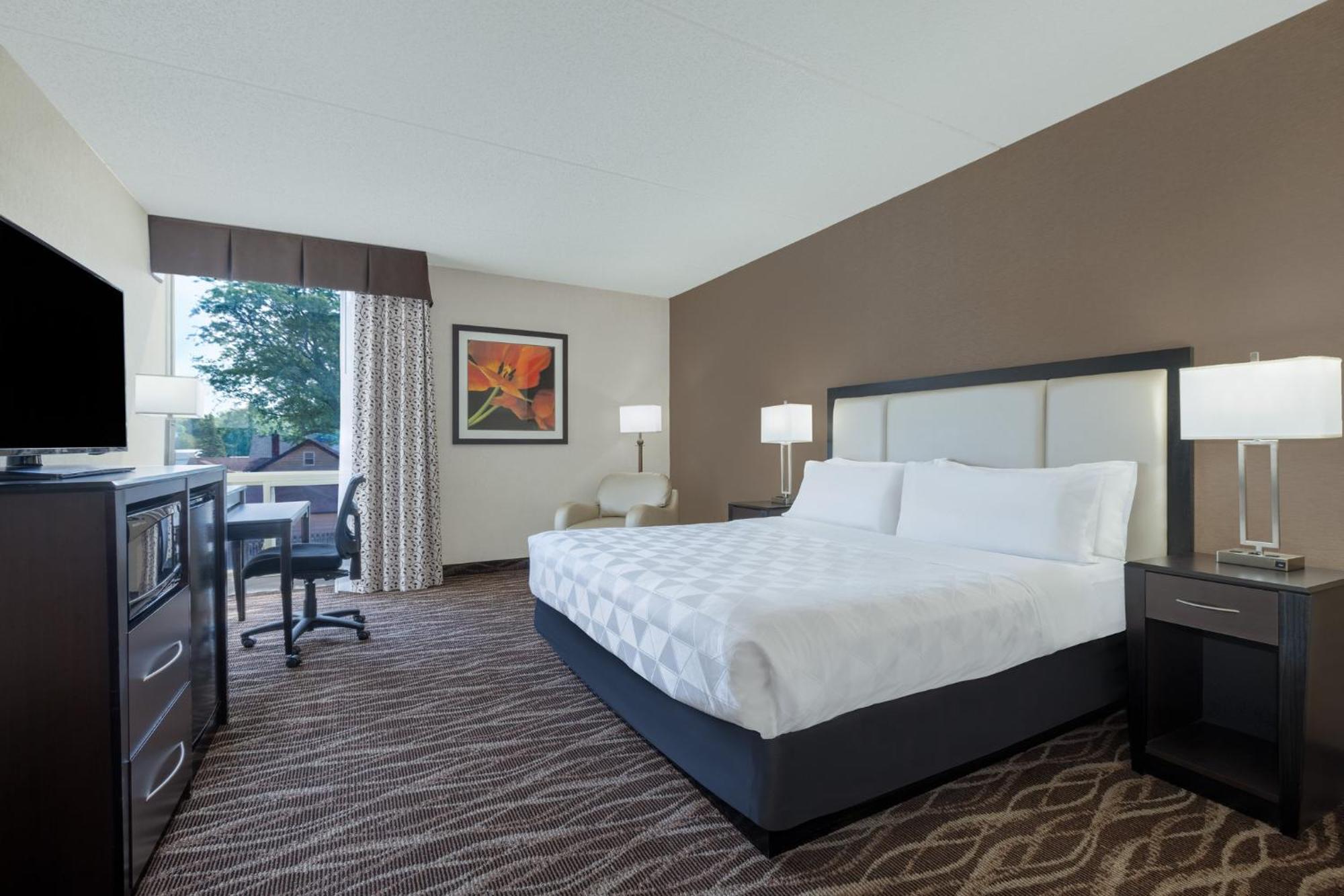 Standard King Room