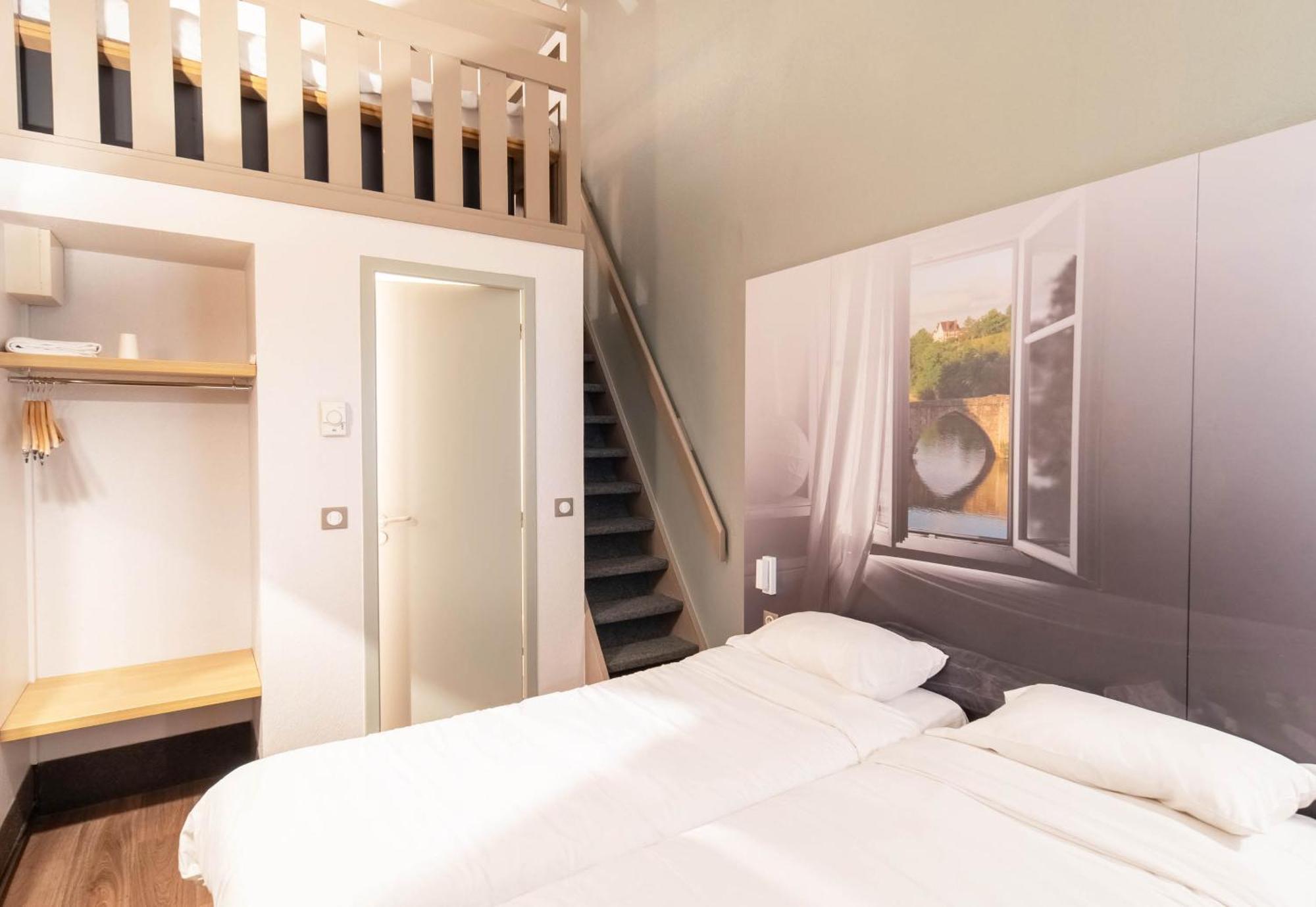 Classic Quadruple Room