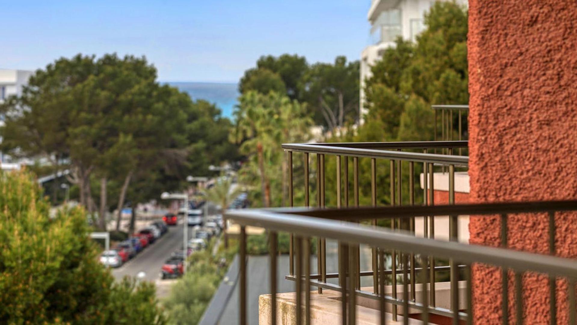 Doppelzimmer mit Balkon und Brunch