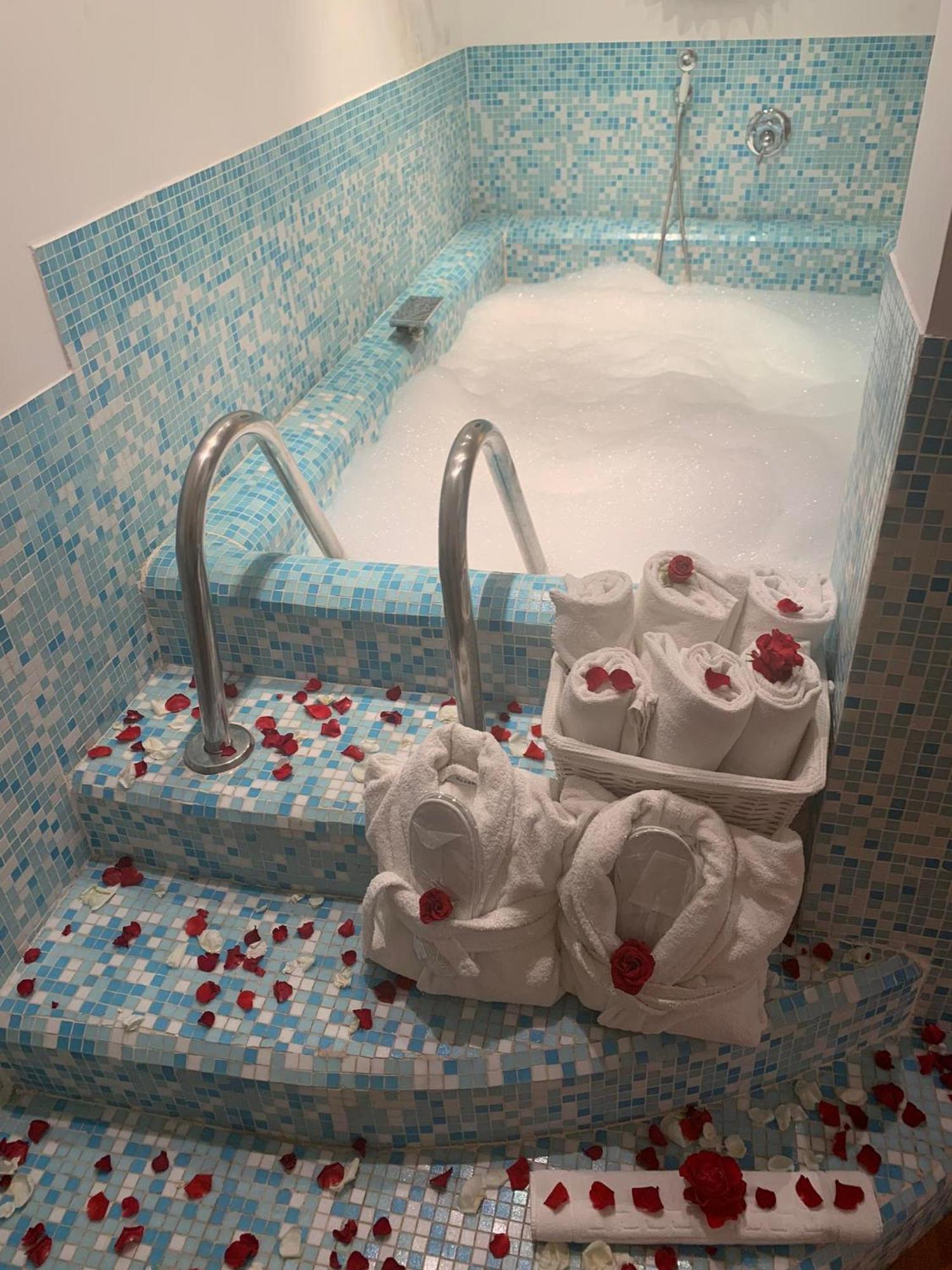 Deluxe Double Room Bath