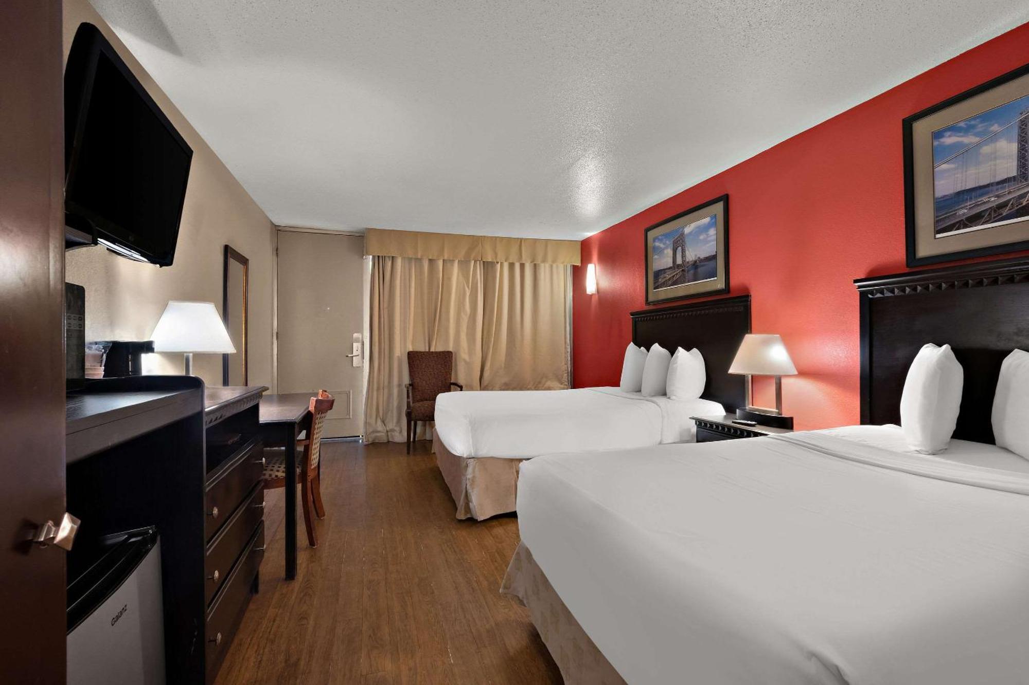 Standard Double Room Two Double Beds Non Smoking