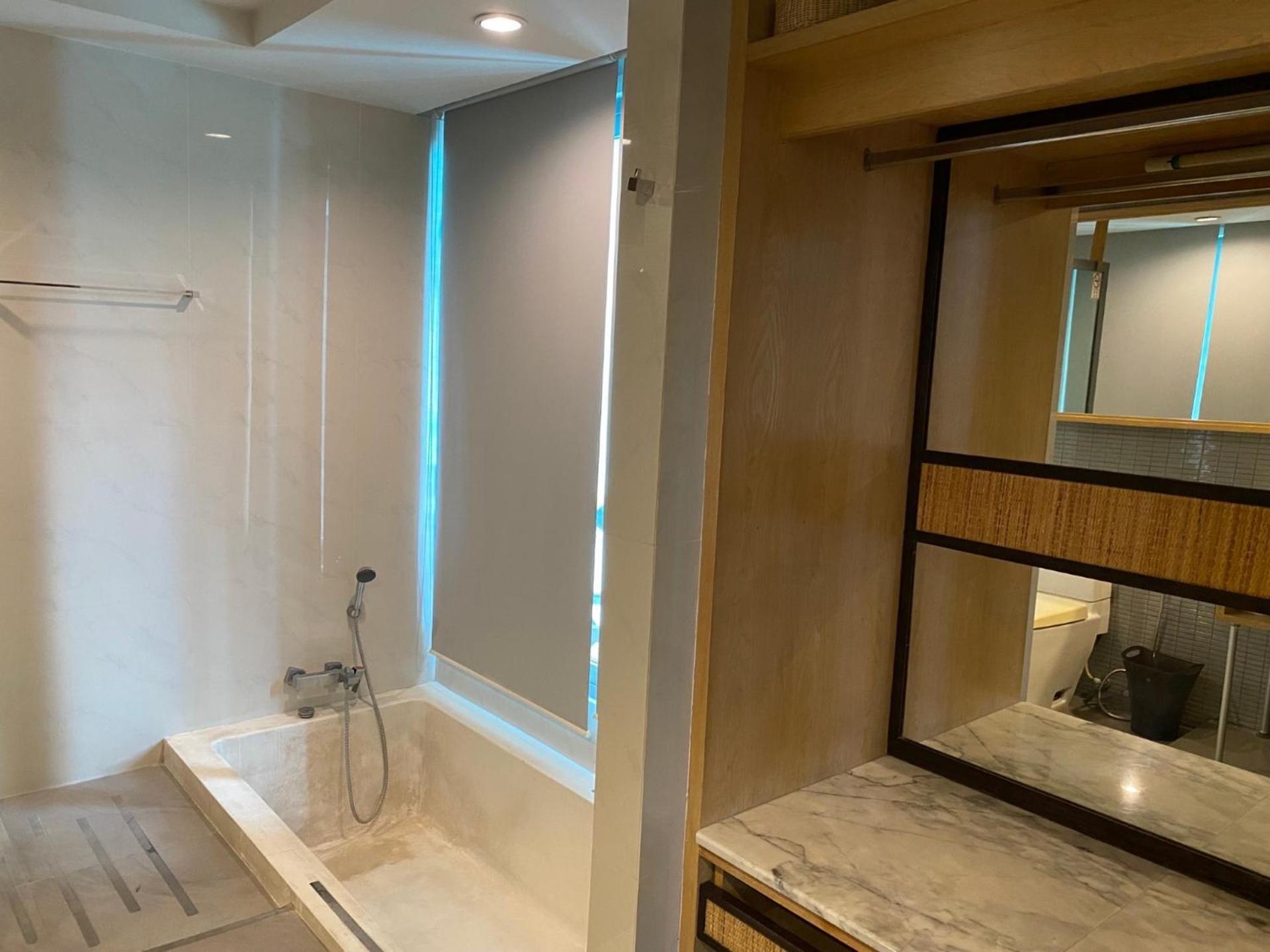 King Room with Pool View - Second Floor