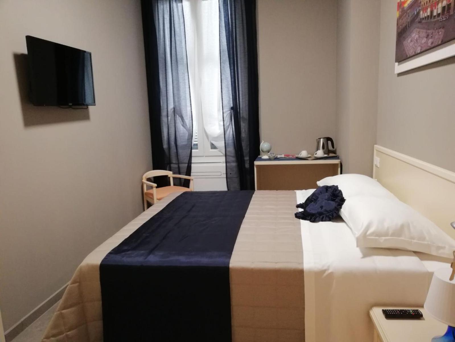 Double Room Private Bathroom