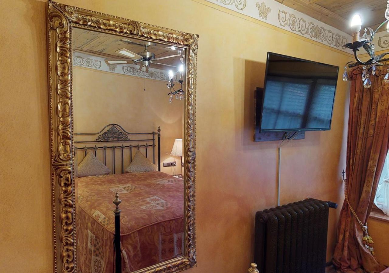 Romantic Double Room
