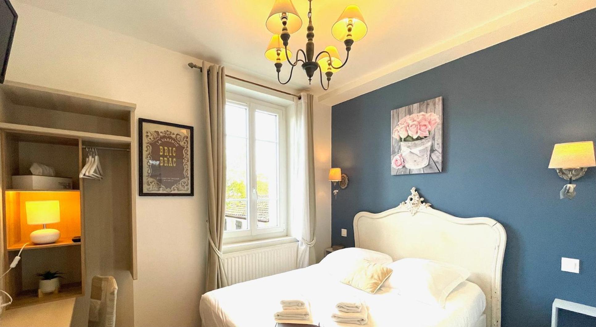 Small Double Room Shower