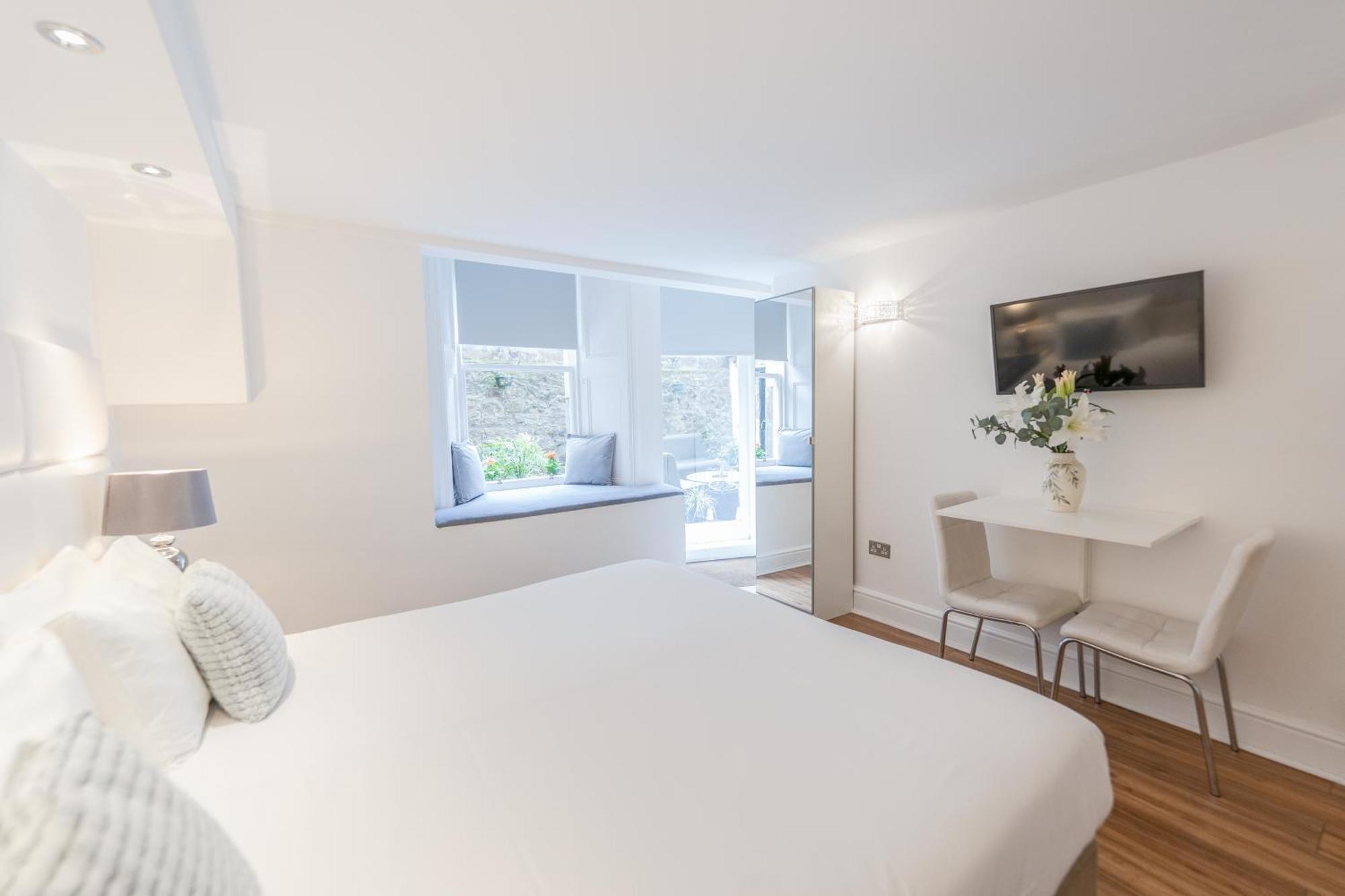 Studio Apartment Garden Access