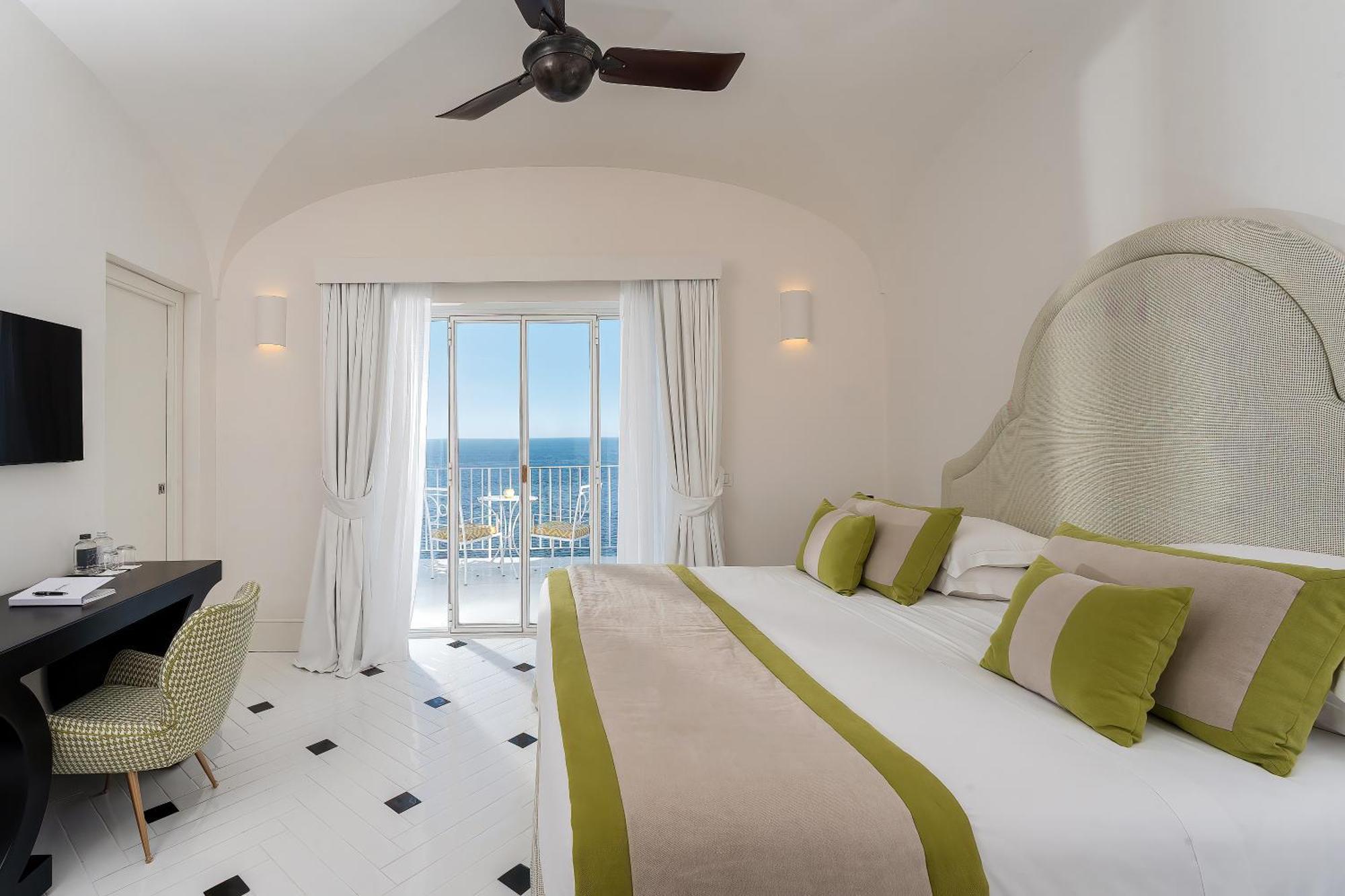 Suite with Sea View,1541050198:JPEG