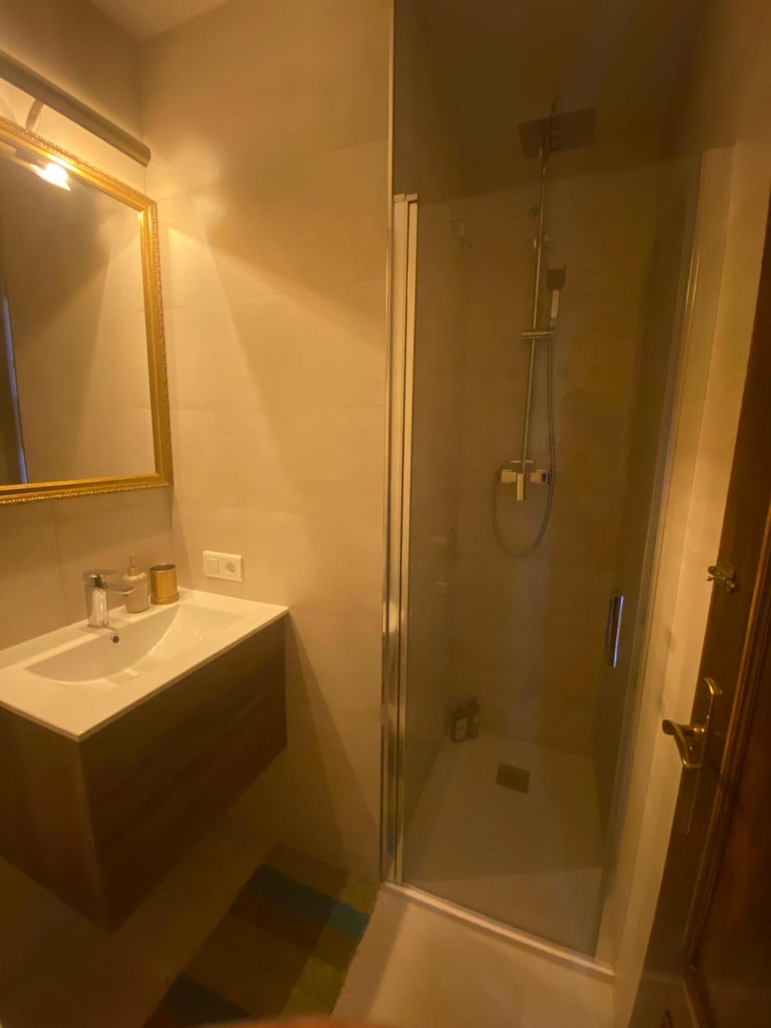 Double or Twin Room Bathroom