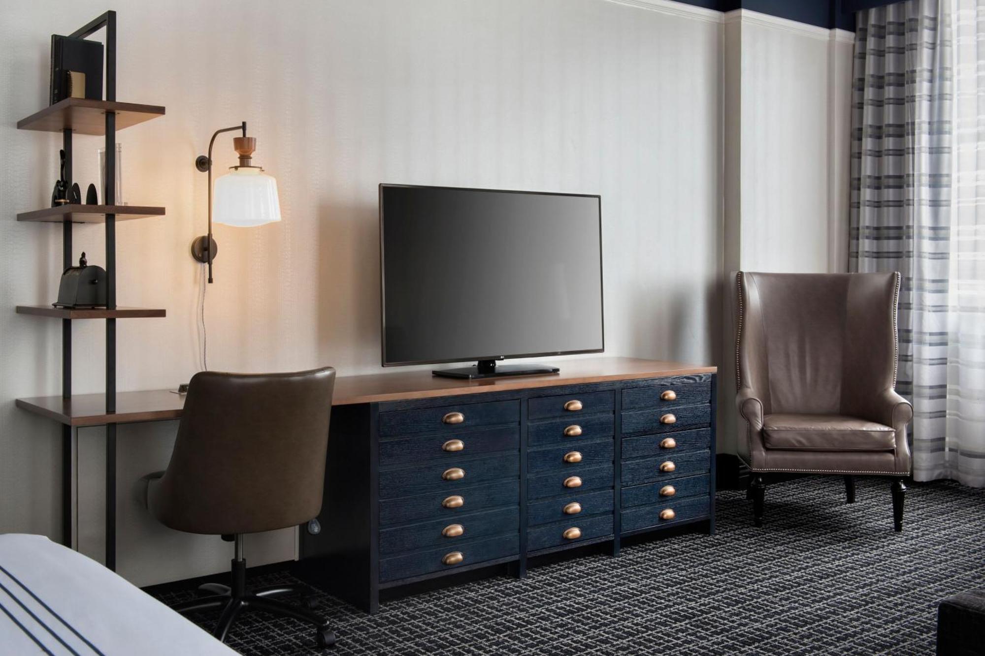 Studio Suite Suite 1 Queen Sofa bed Corner room