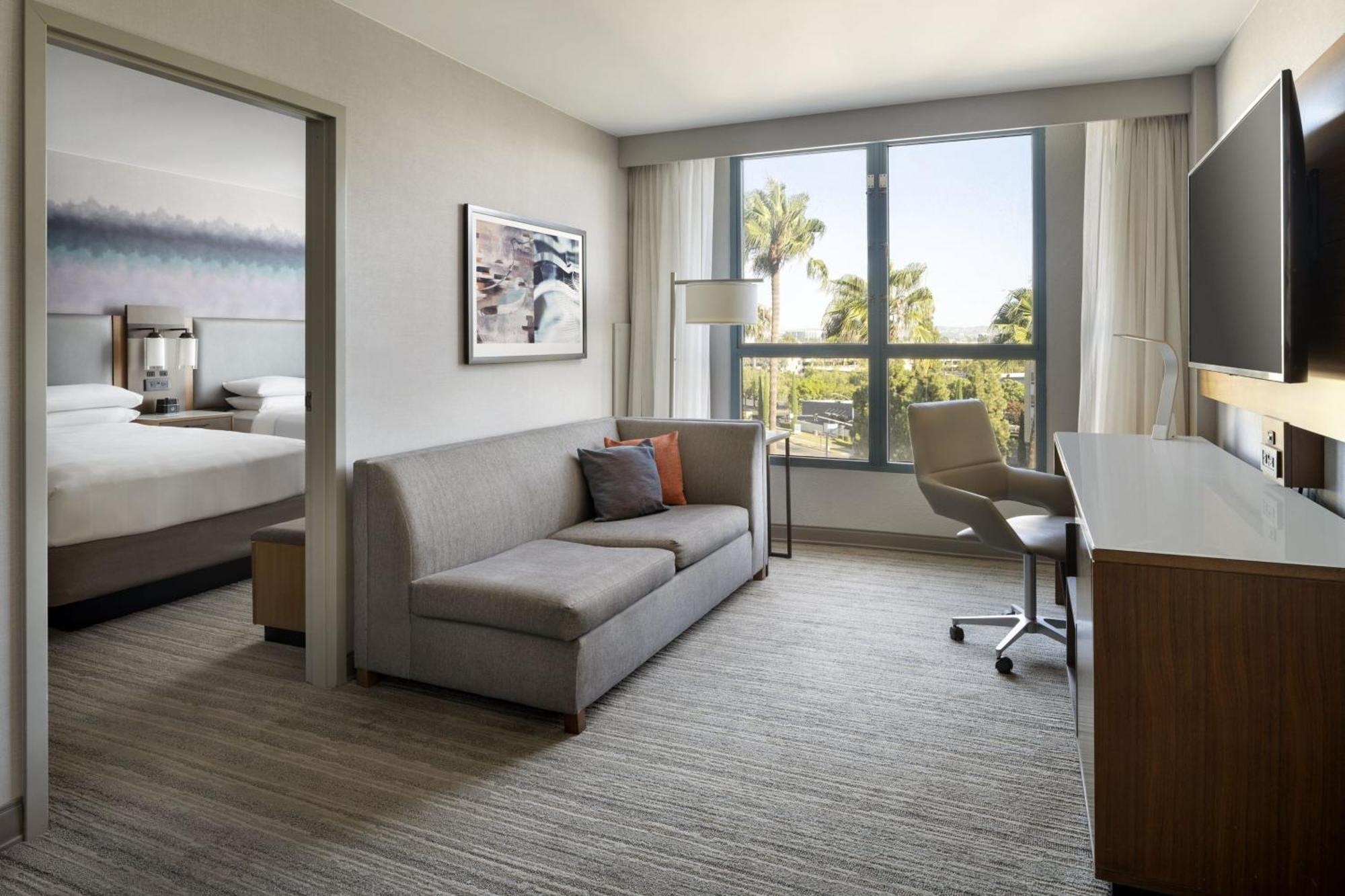 One Bedroom Suite Twin Beds a Sofa