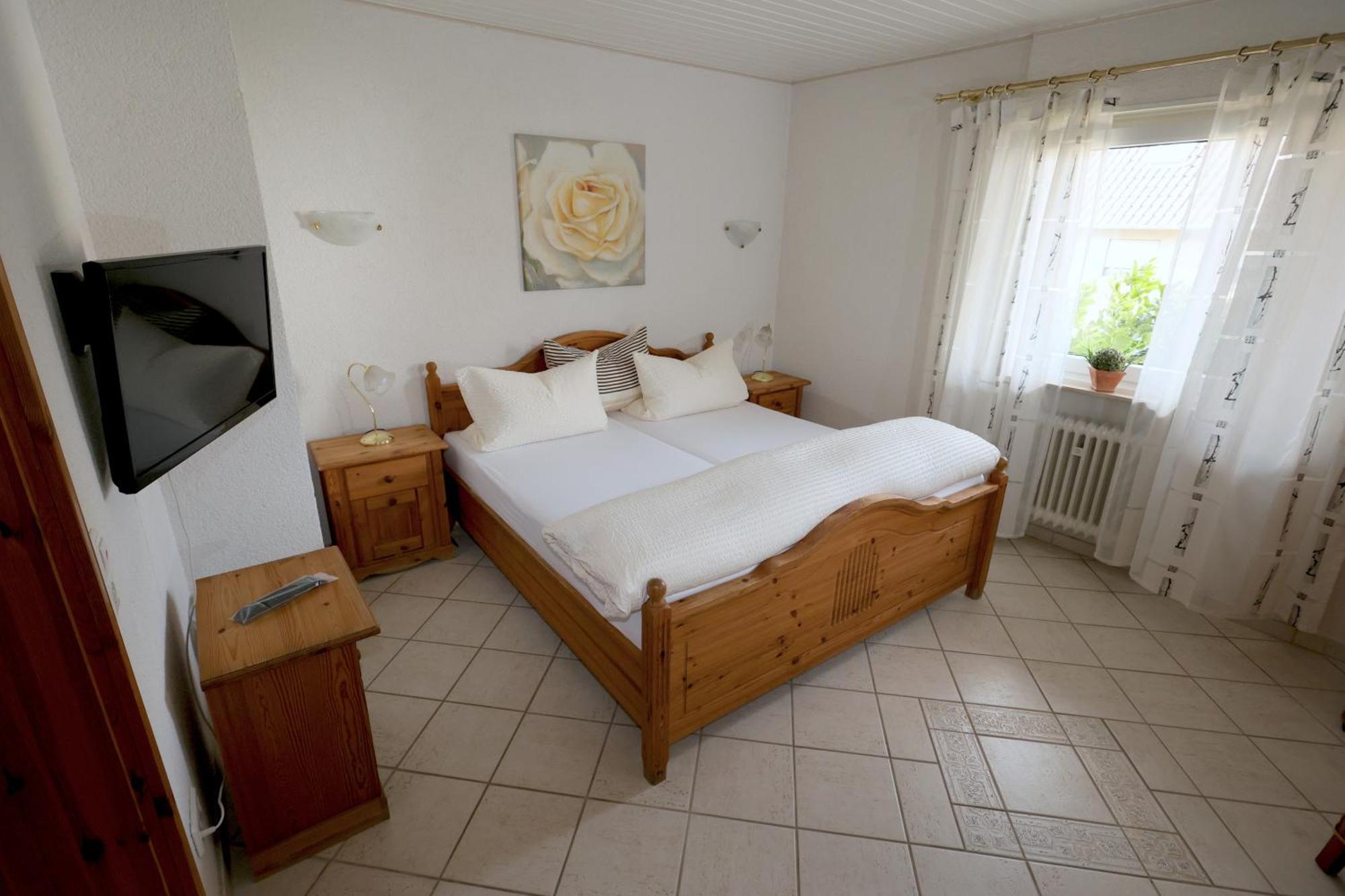 Double Room,1541169241:JPEG