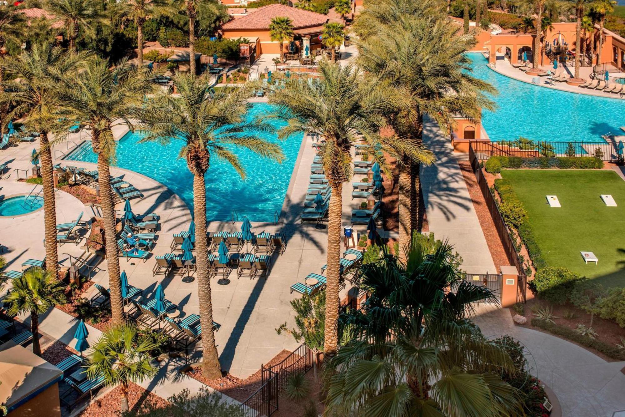 1 King Pool View