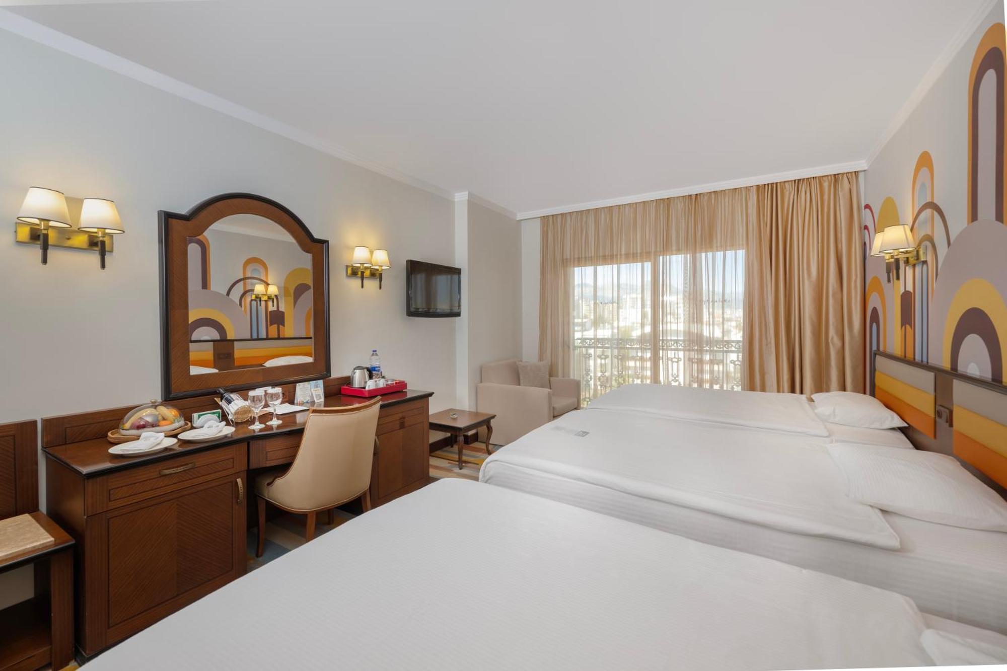 Deluxe Standart Triple City View