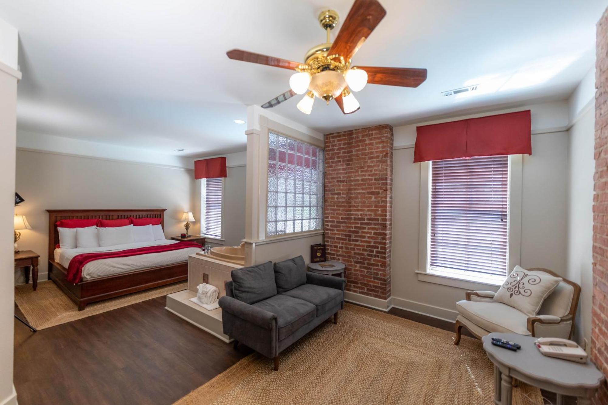 Deluxe One-Bedroom Suite