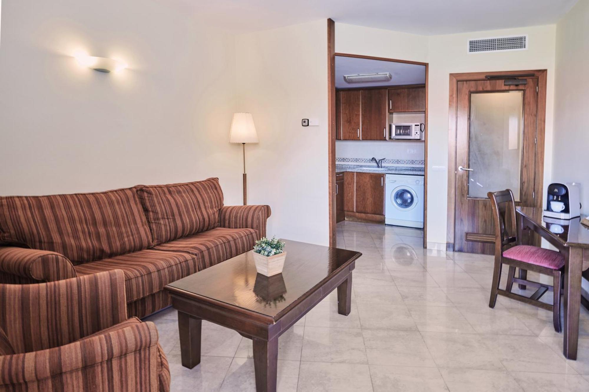 Apartamento con vistas a la piscina