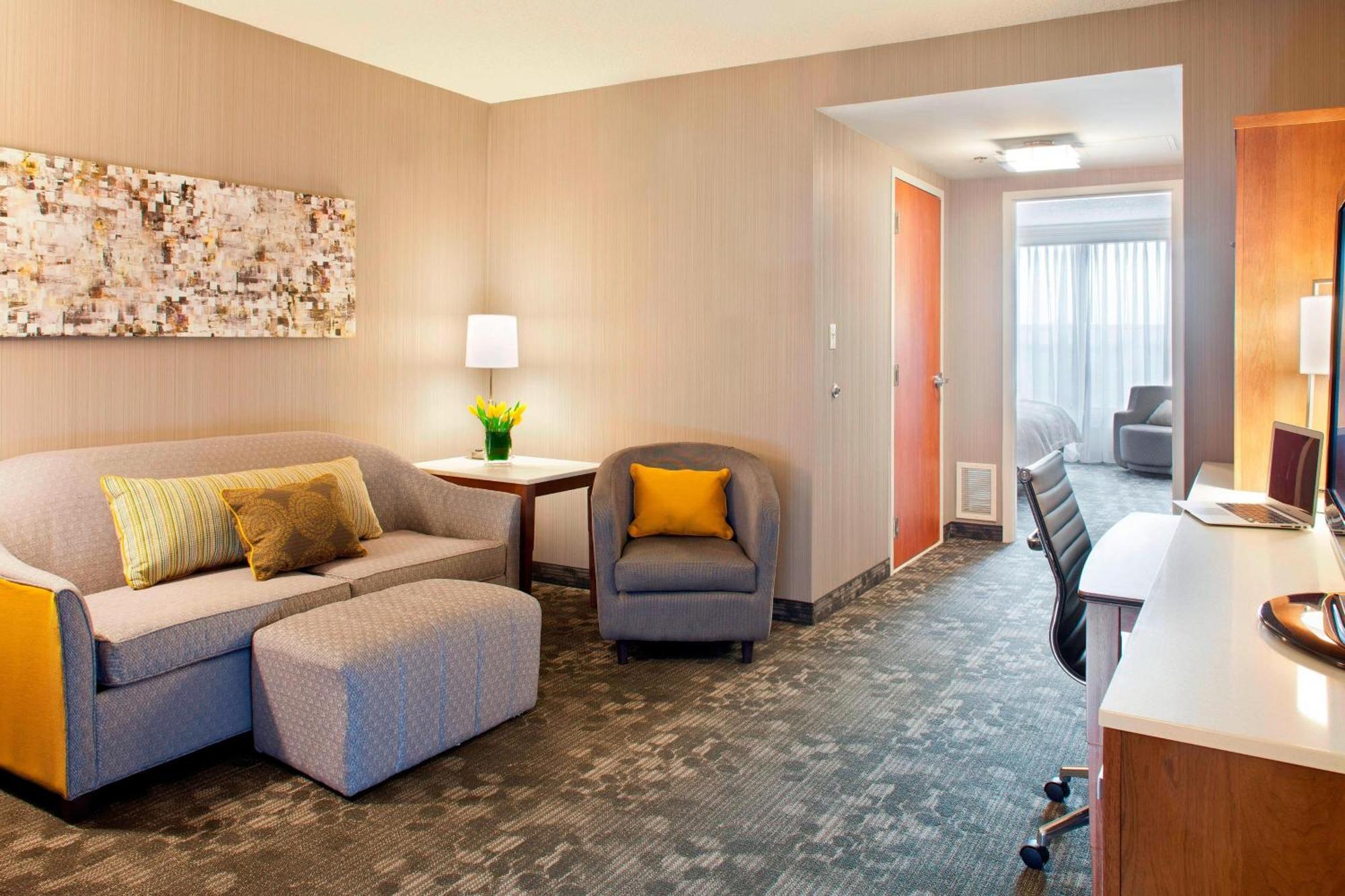 One-Bedroom King Suite,1632256511:JPEG