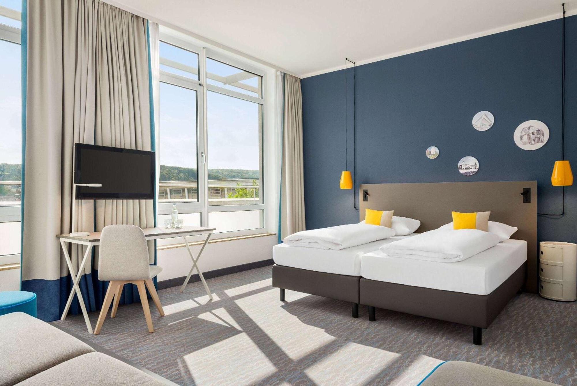 Lounge Plus Room