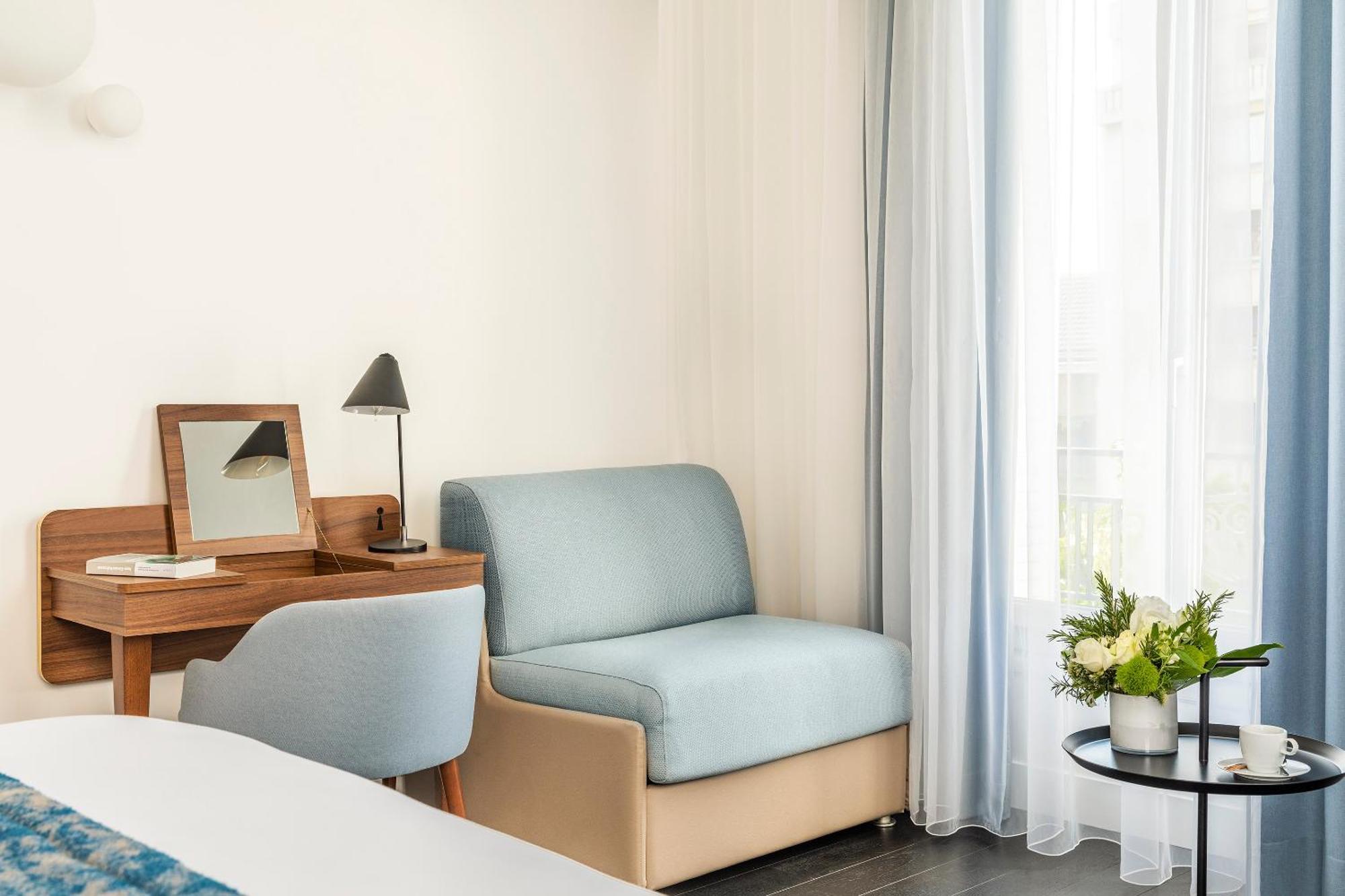Superior Queen Room Sofa Bed Spa Access Non-Smoking