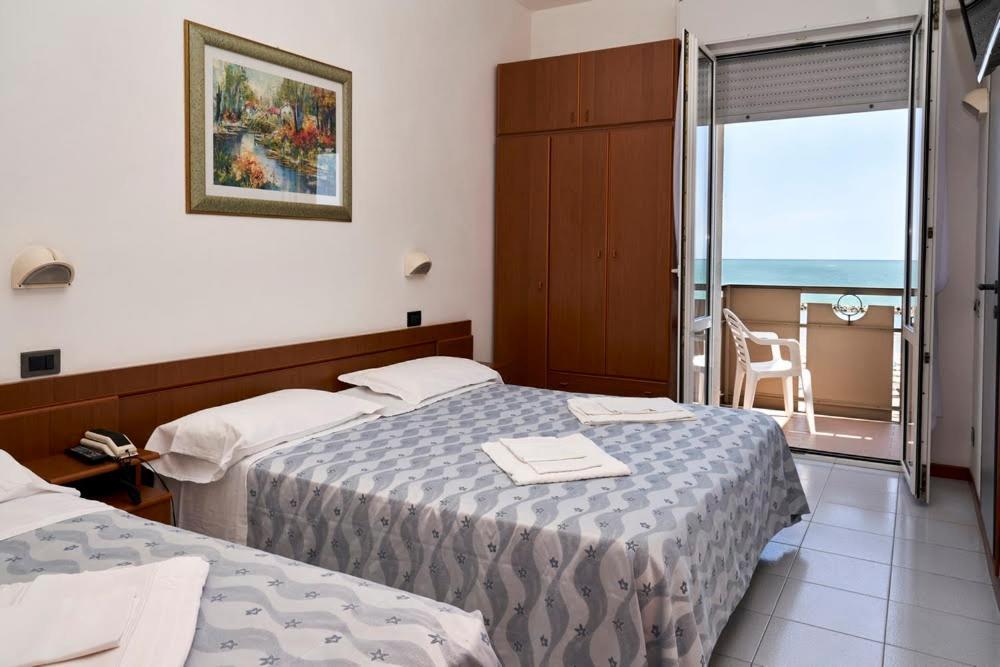 Triple Room Sea View Beach Access