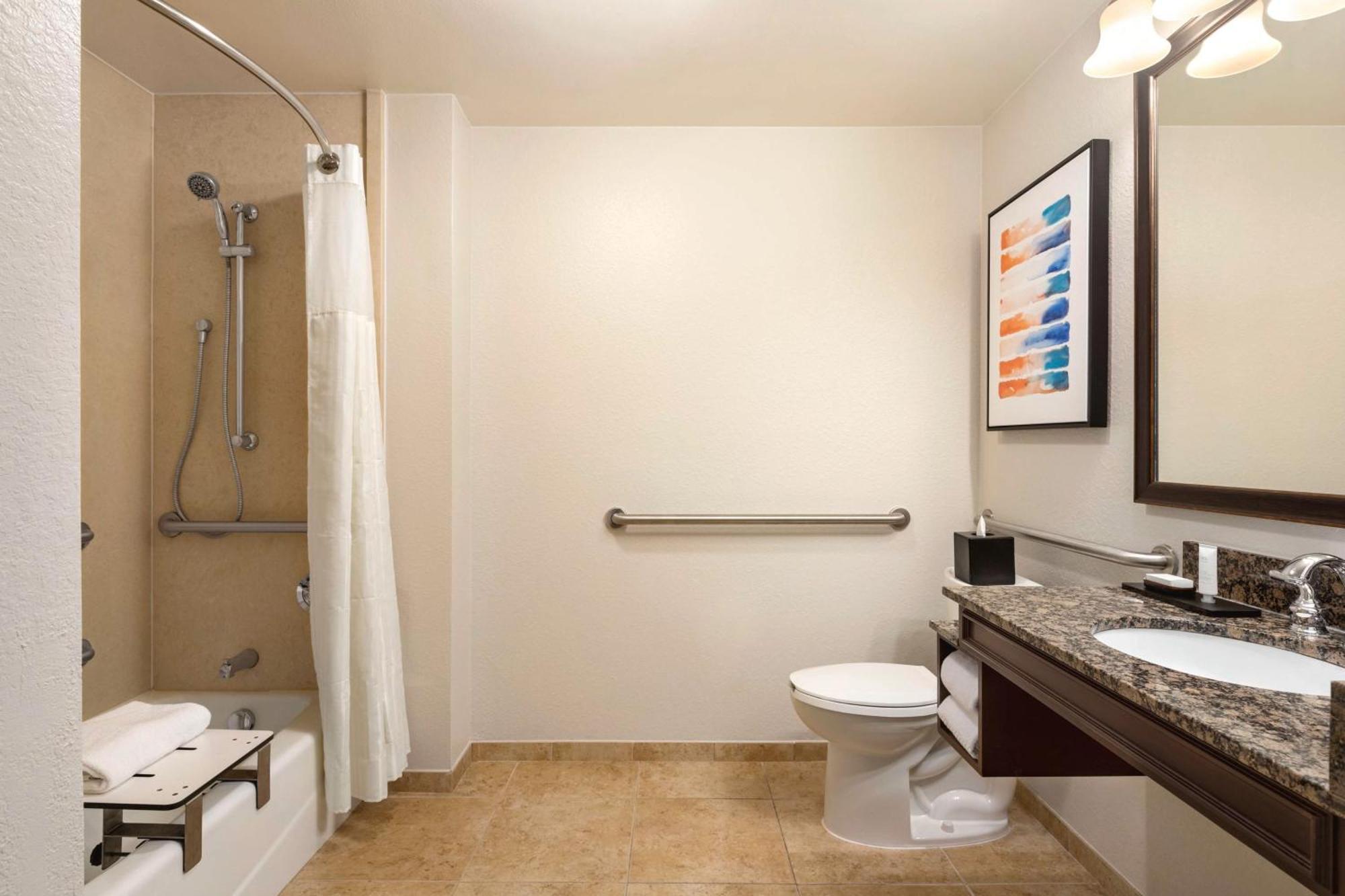 One-Bedroom Queen Suite Bath Tub Disability Access or Non-Smoking