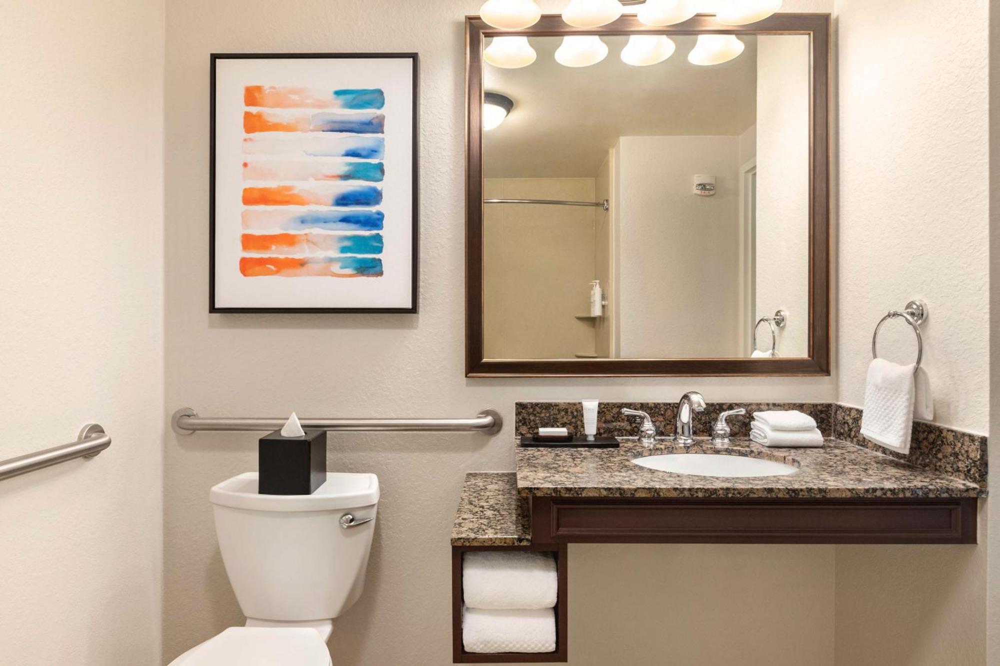 One-Bedroom Queen Suite Bath Tub Disability Access or Non-Smoking