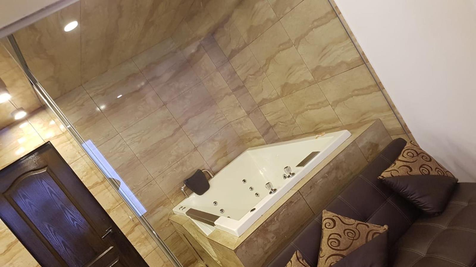 Deluxe Double Room Jacuzzi