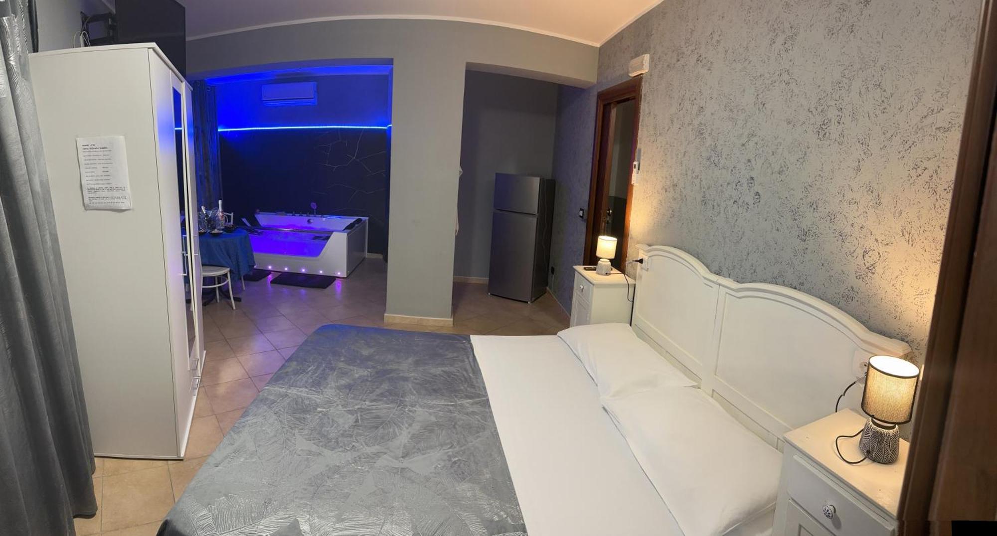 Deluxe Suite Spa Bath