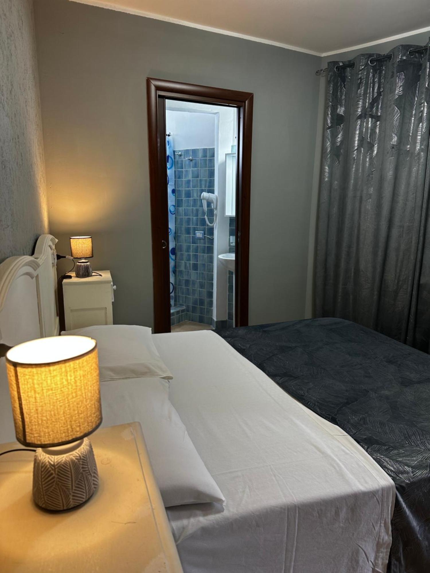 Deluxe Suite Spa Bath
