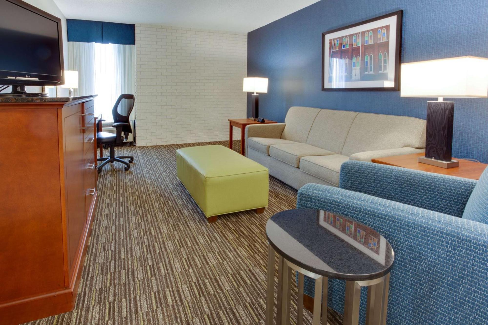 Suite with 2 Queen Beds,1649938402:JPEG