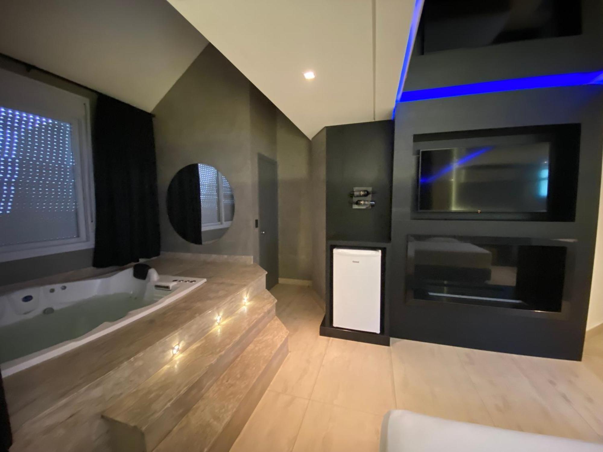 Studio Spa Bath