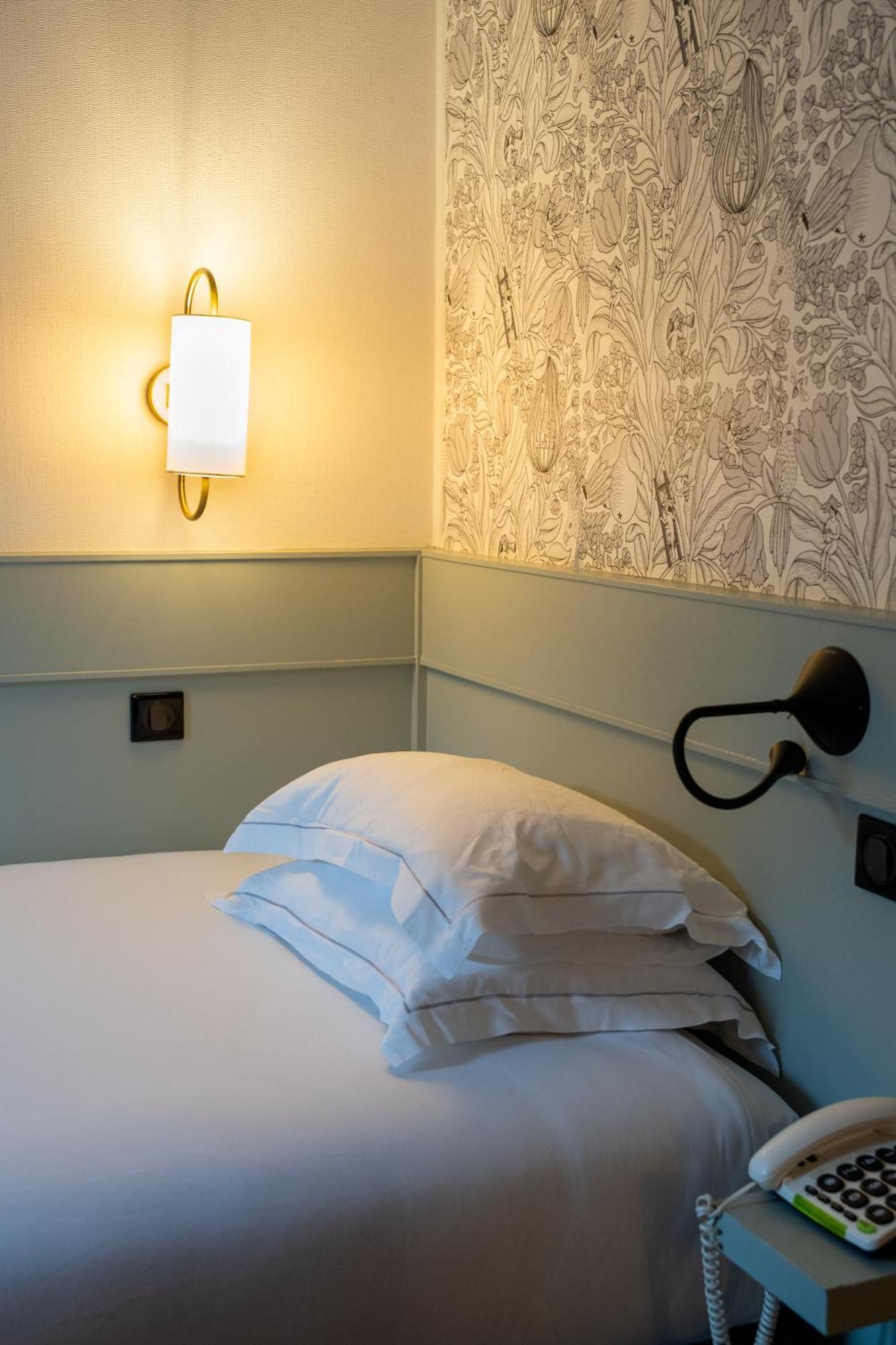 Standard Single Room,1542225103:JPEG