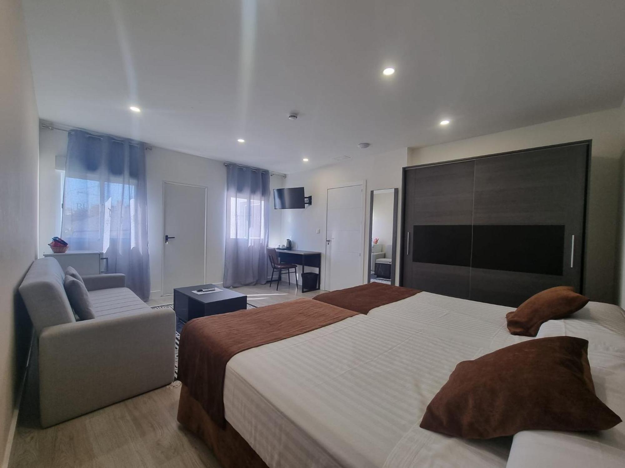 Deluxe Family Room
