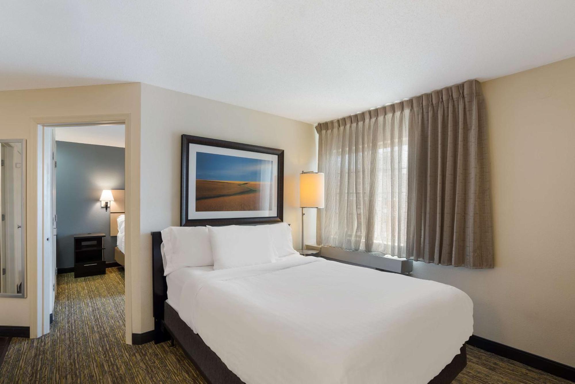 One-Bedroom Two Queen Suite
