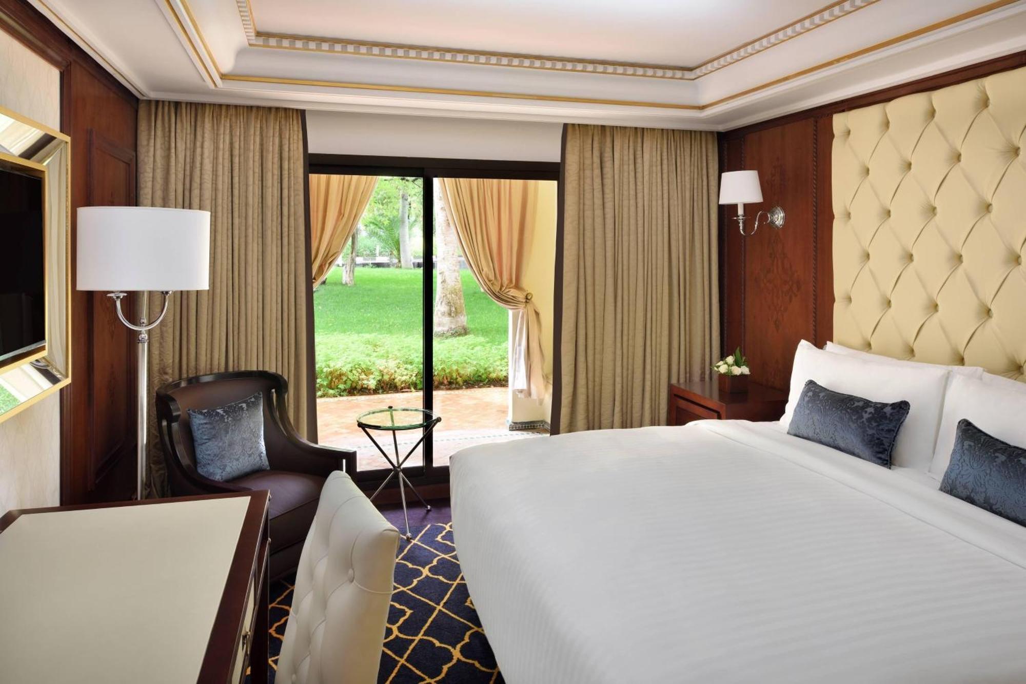 Family Suite Garden View 1 Bedroom Bi-level Suite Balcony