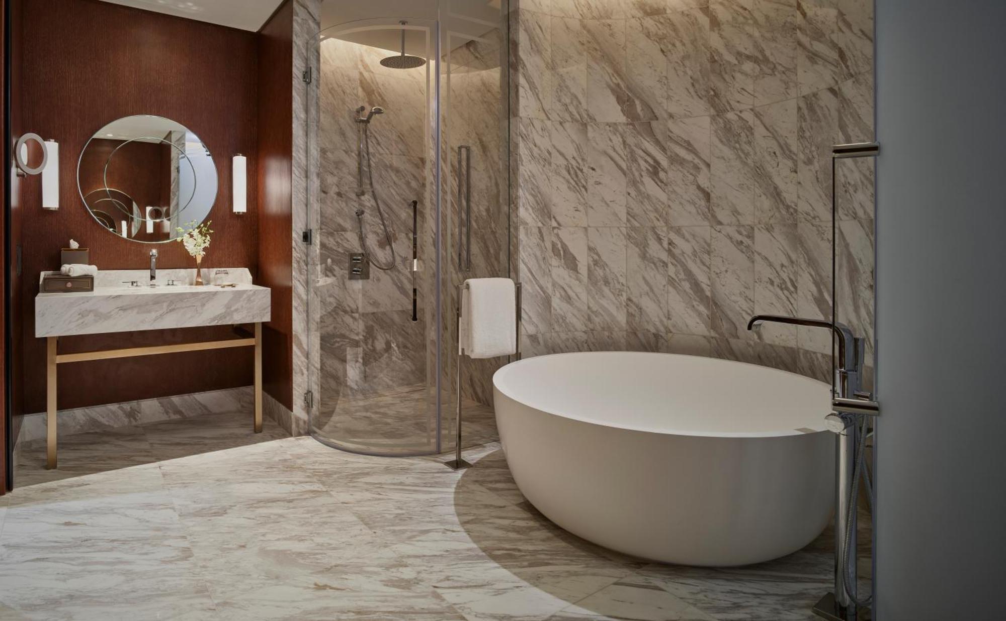 King Corner Suite with Panoramic View