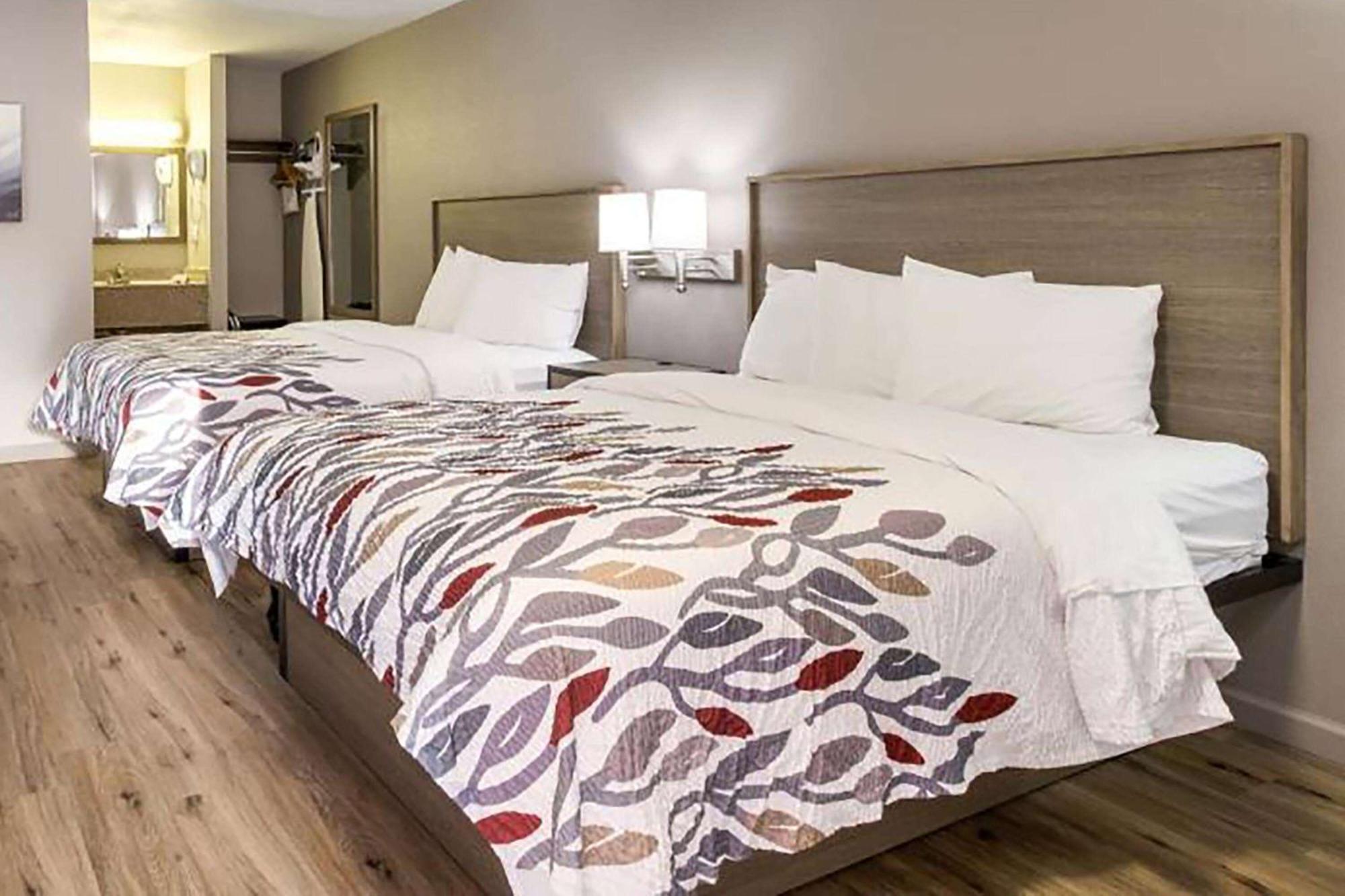 Deluxe Queen Room Two Queen Beds Non-Smoking