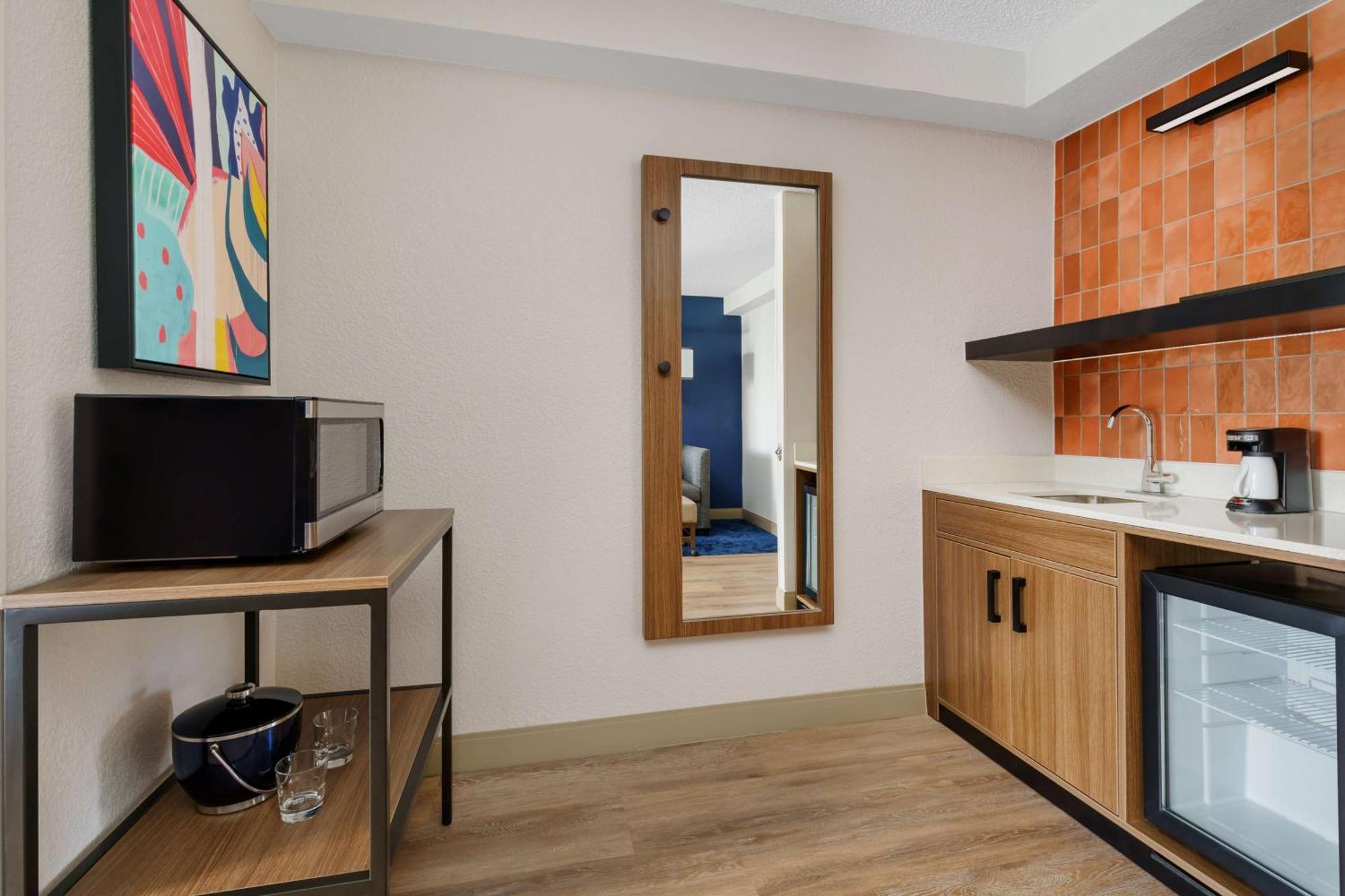King Room with Accessible Shower - Disability Access,1542664609:JPEG