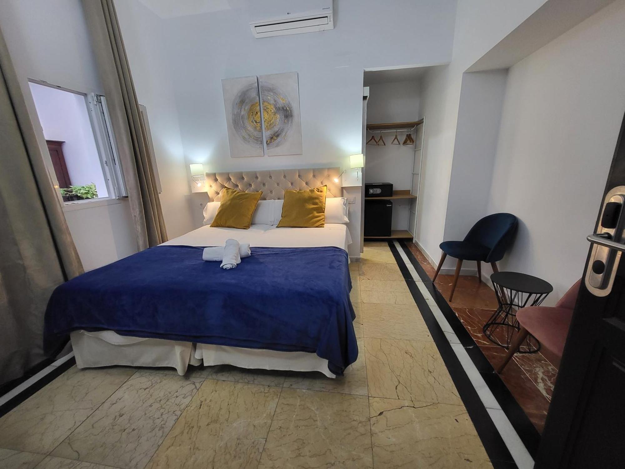 Interior Economy Twin Room