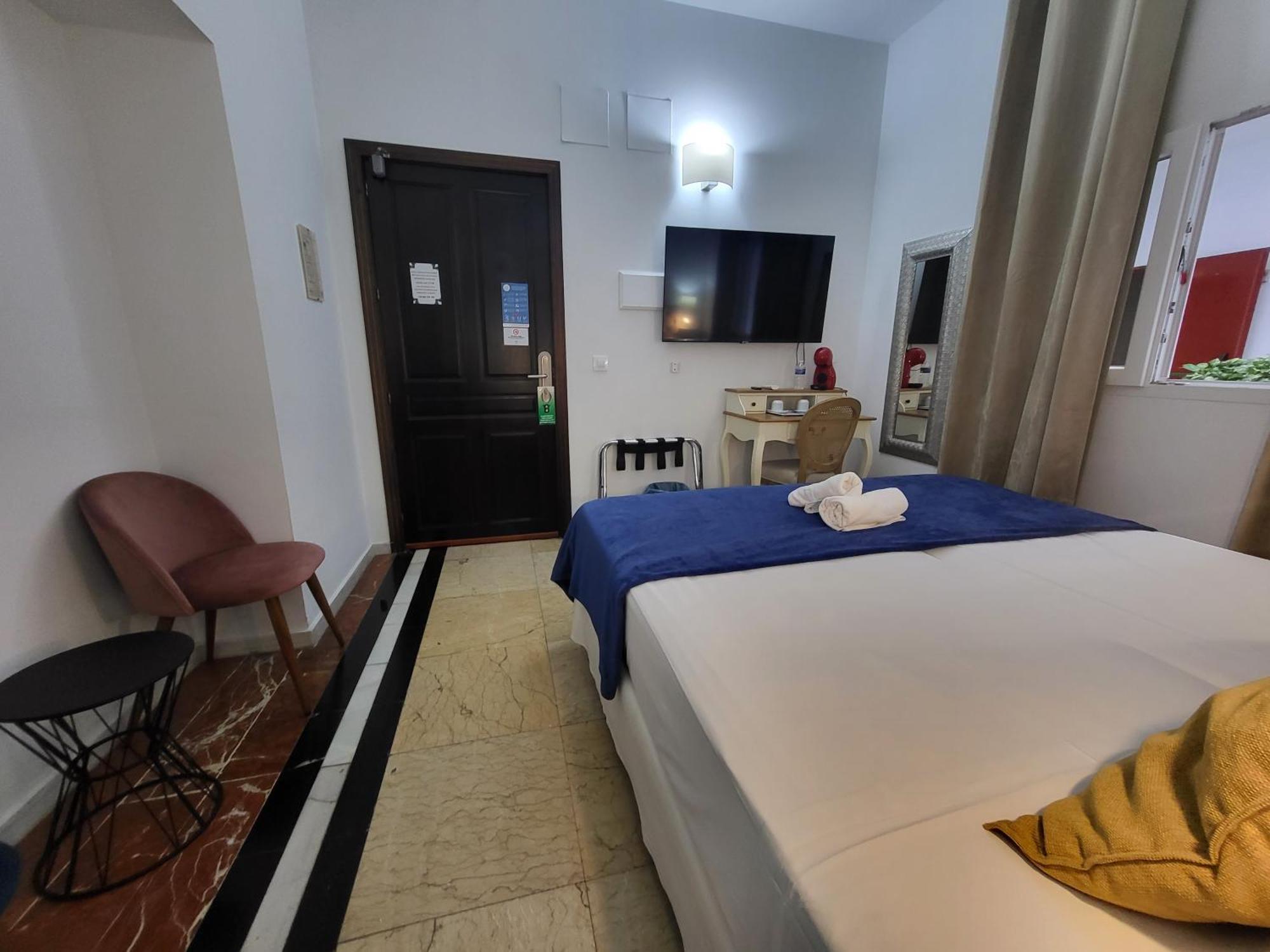 Interior Economy Twin Room