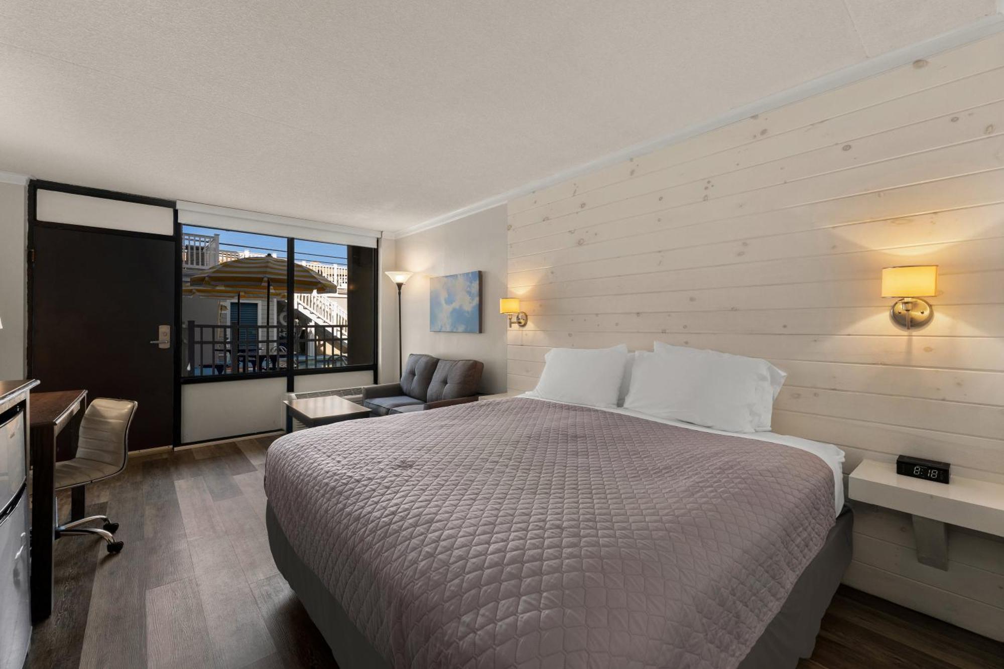 Deluxe King Room