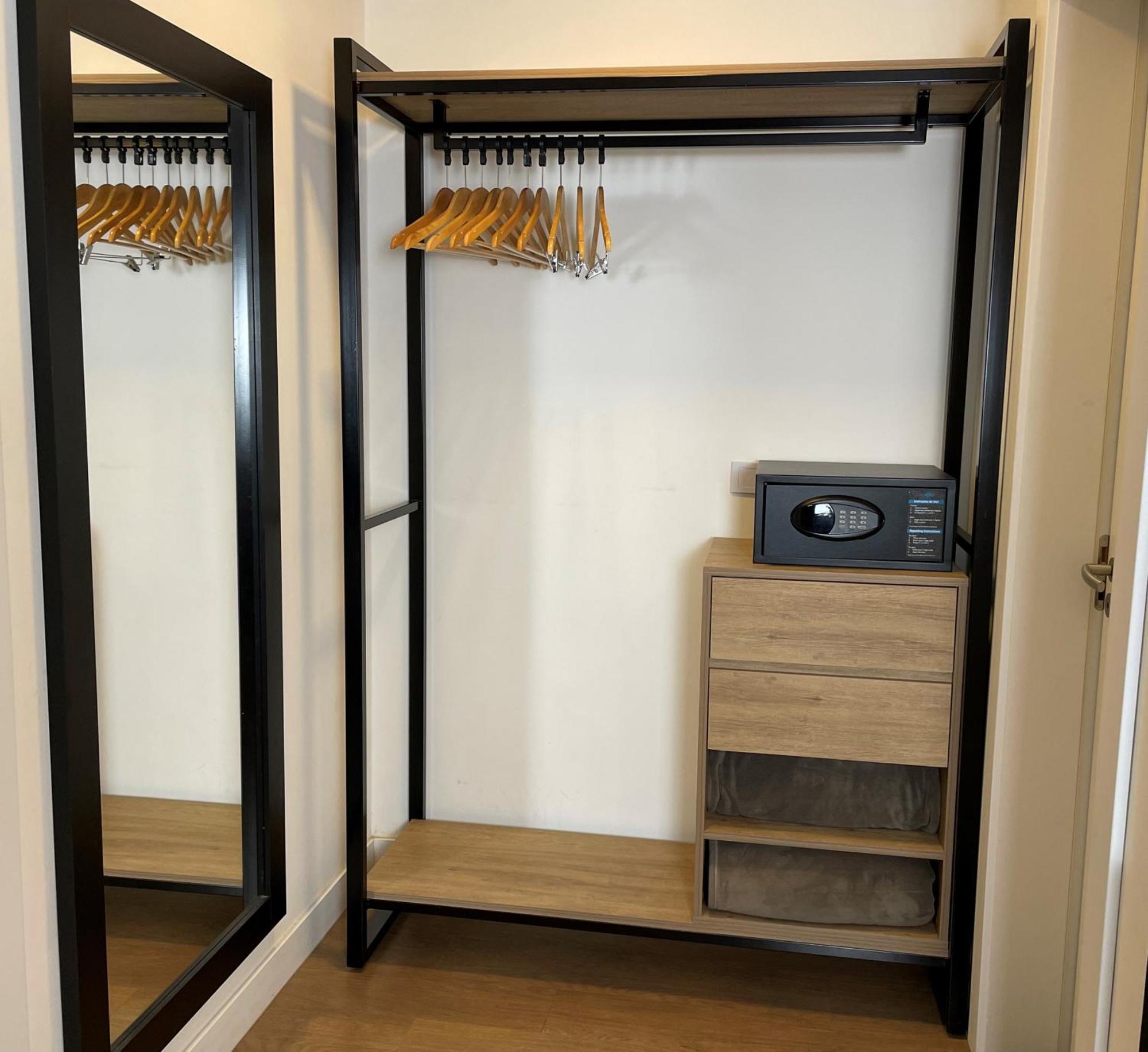 Twin Room,1542730219:JPEG