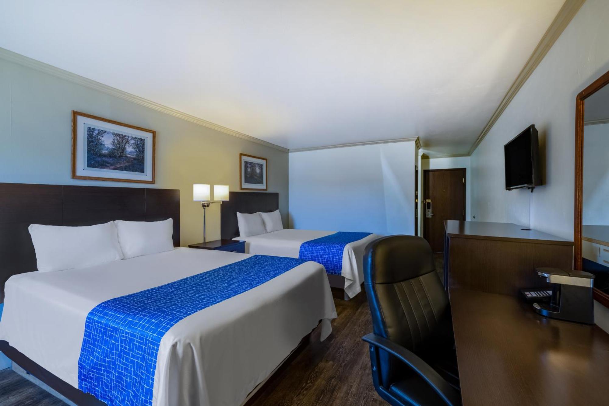 Queen Room Two Queen Beds Non-Smoking