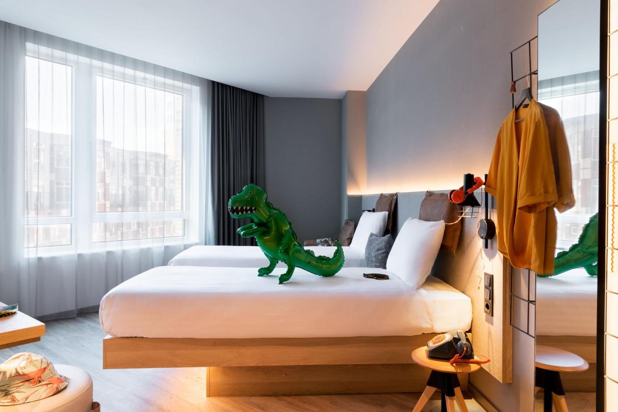 Moxy Twin Room